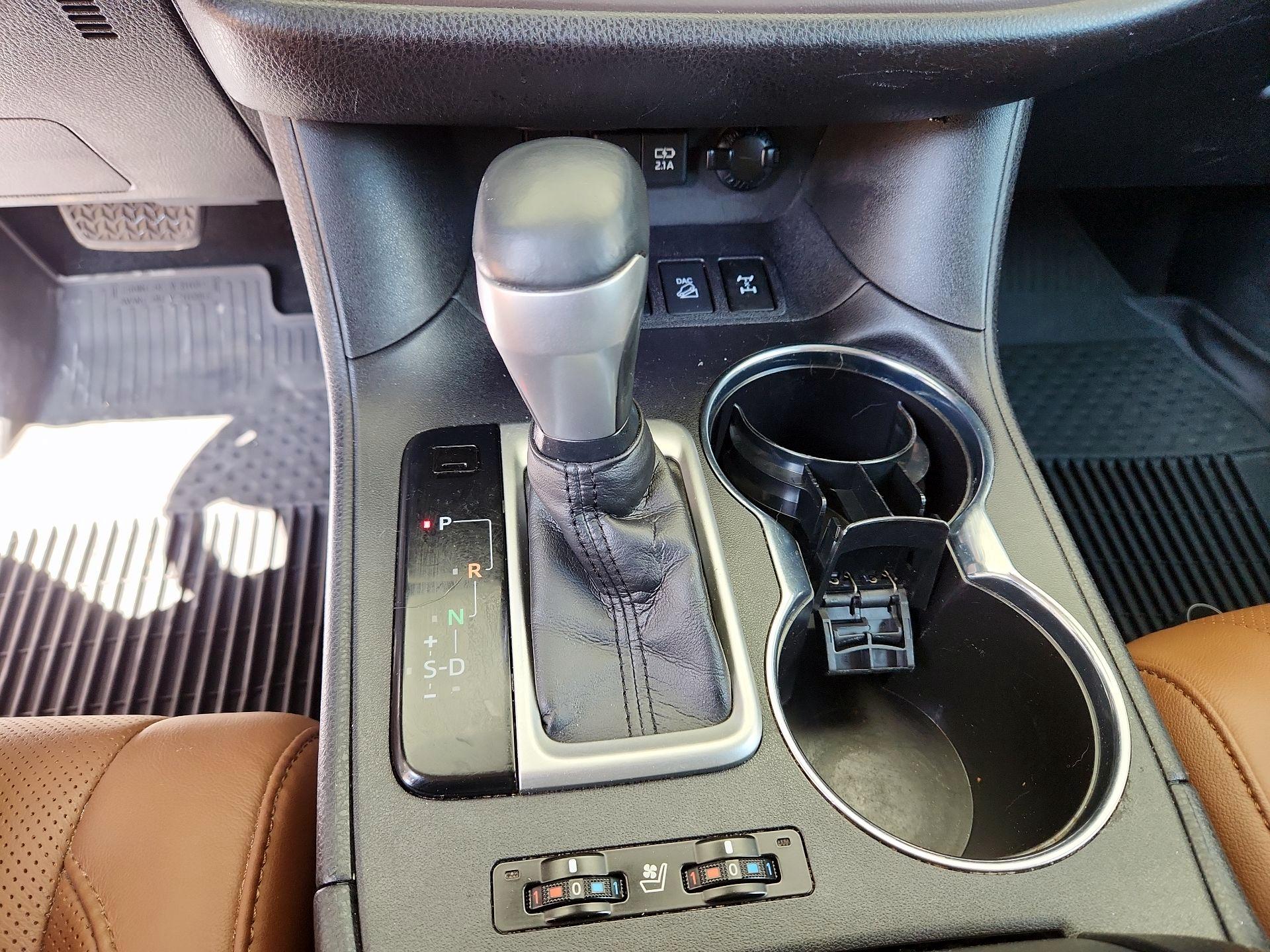 Thumbnail: 2019 Toyota Highlander - 17