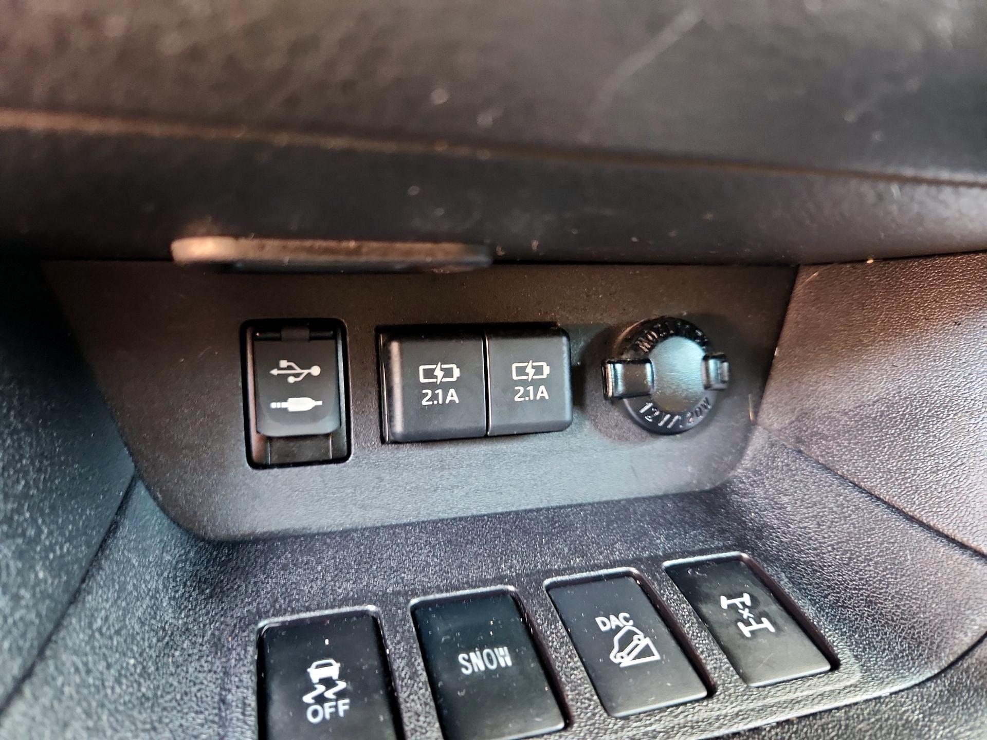 Thumbnail: 2019 Toyota Highlander - 18