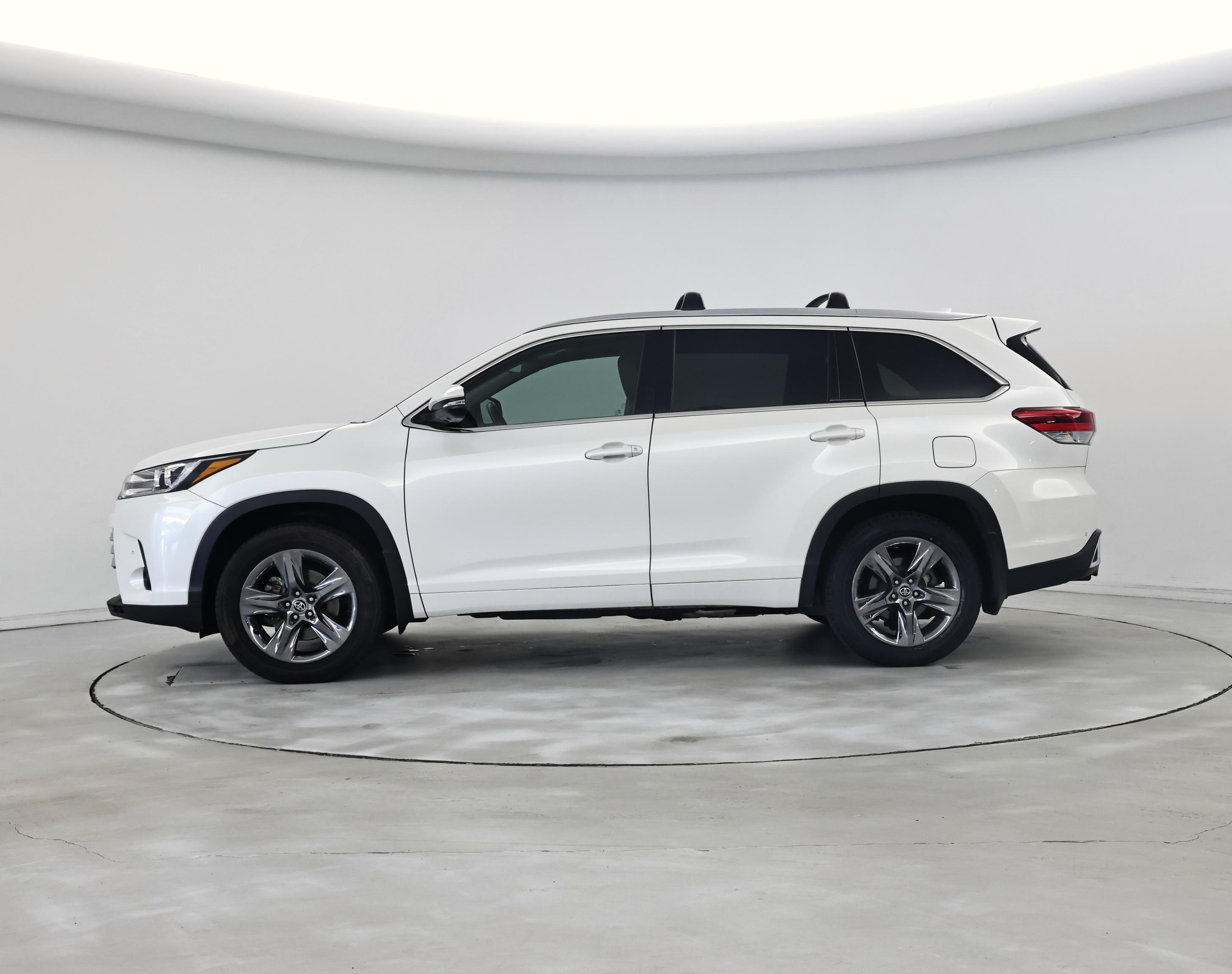 Thumbnail: 2019 Toyota Highlander - 3