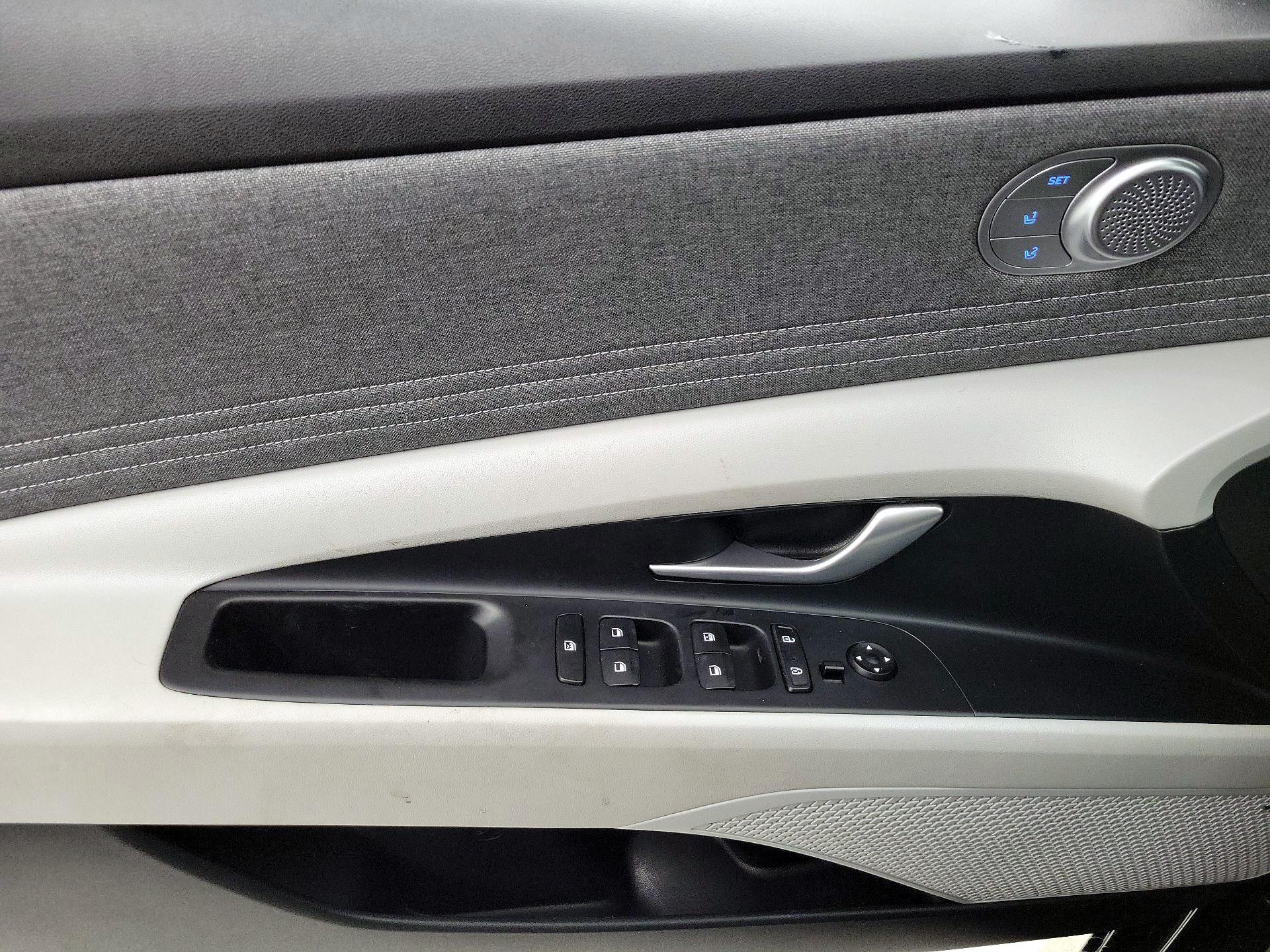 Thumbnail: 2023 Hyundai Elantra - 12