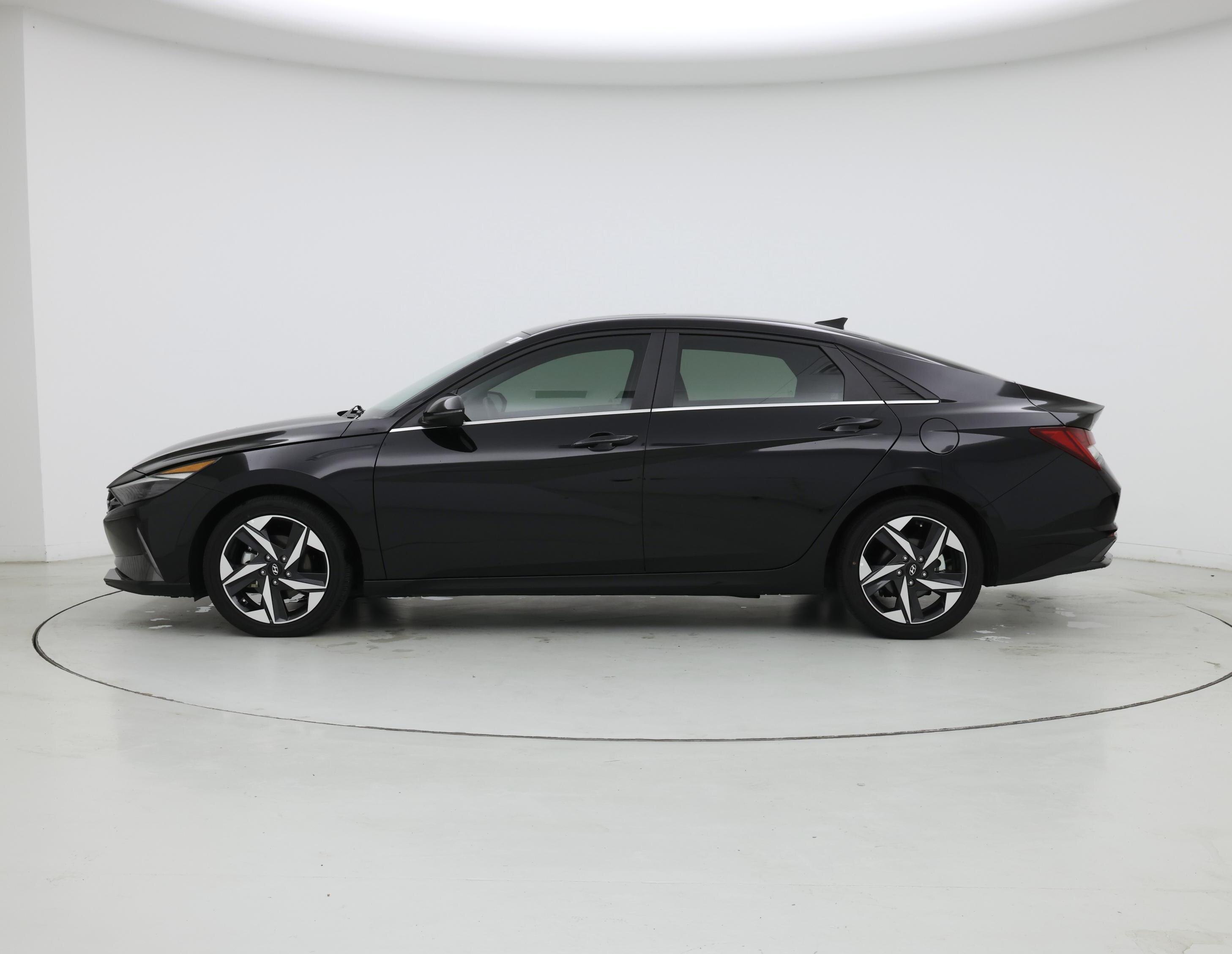 Thumbnail: 2023 Hyundai Elantra - 3