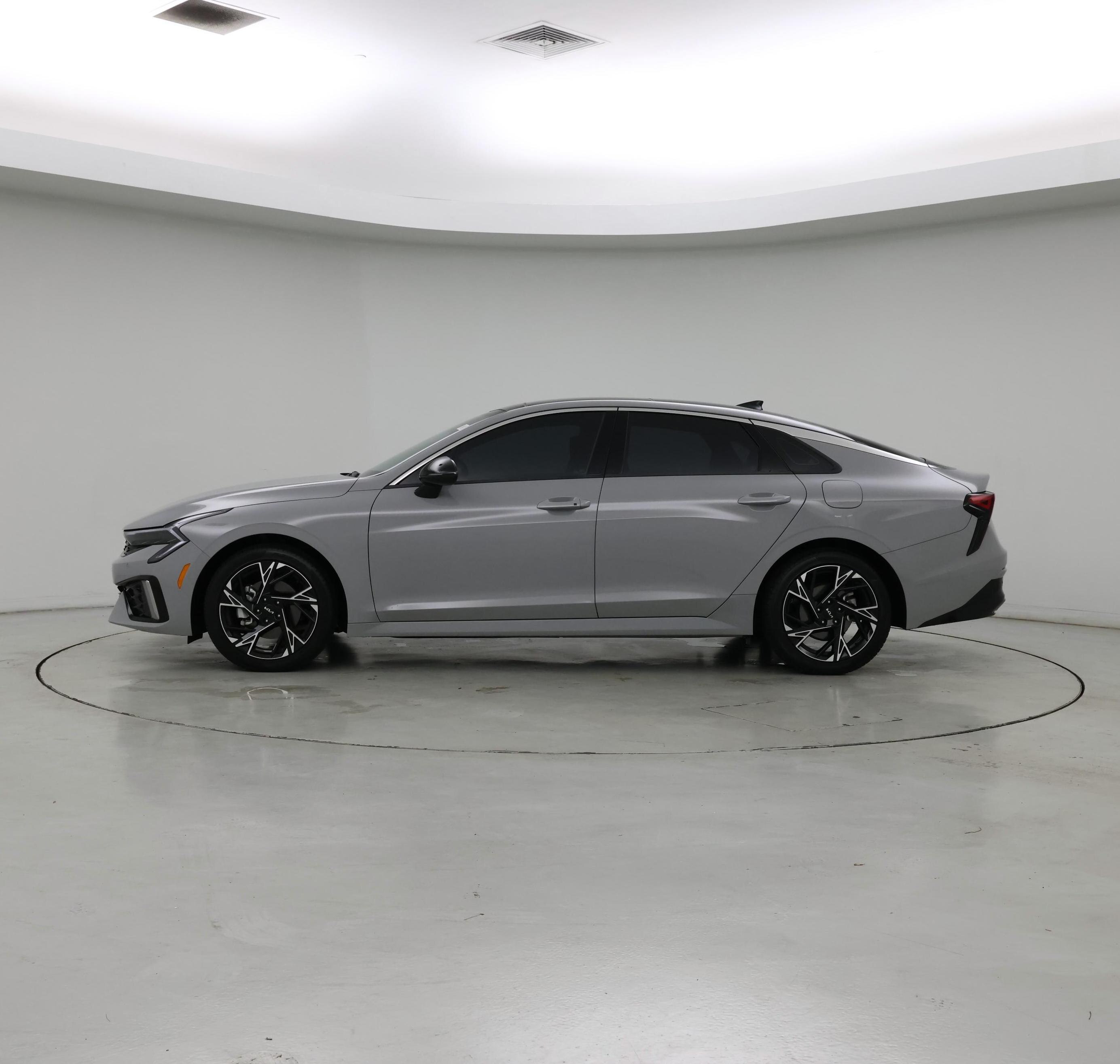 Thumbnail: 2025 Kia K5 - 3