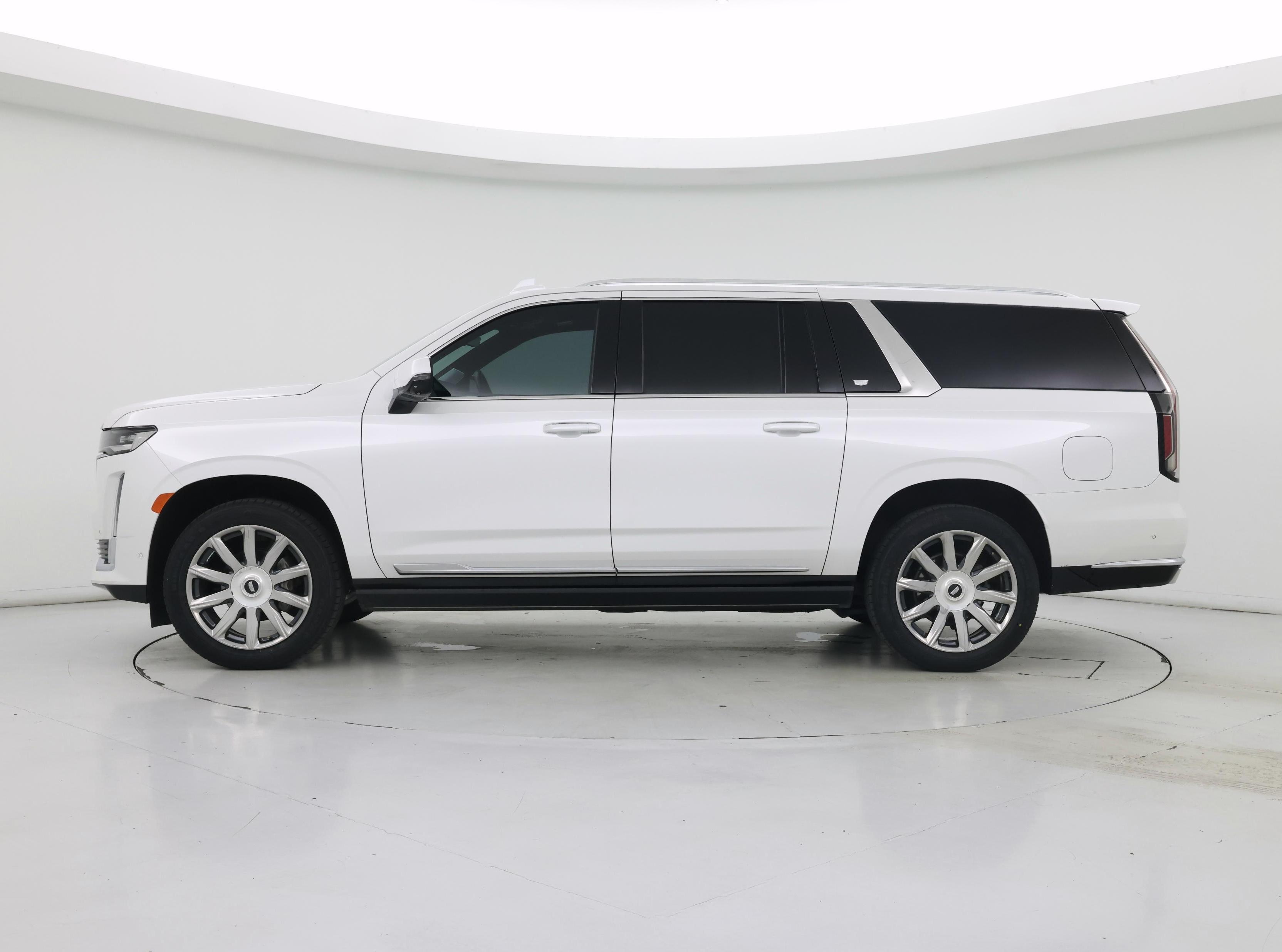 Thumbnail: 2022 Cadillac Escalade - 3