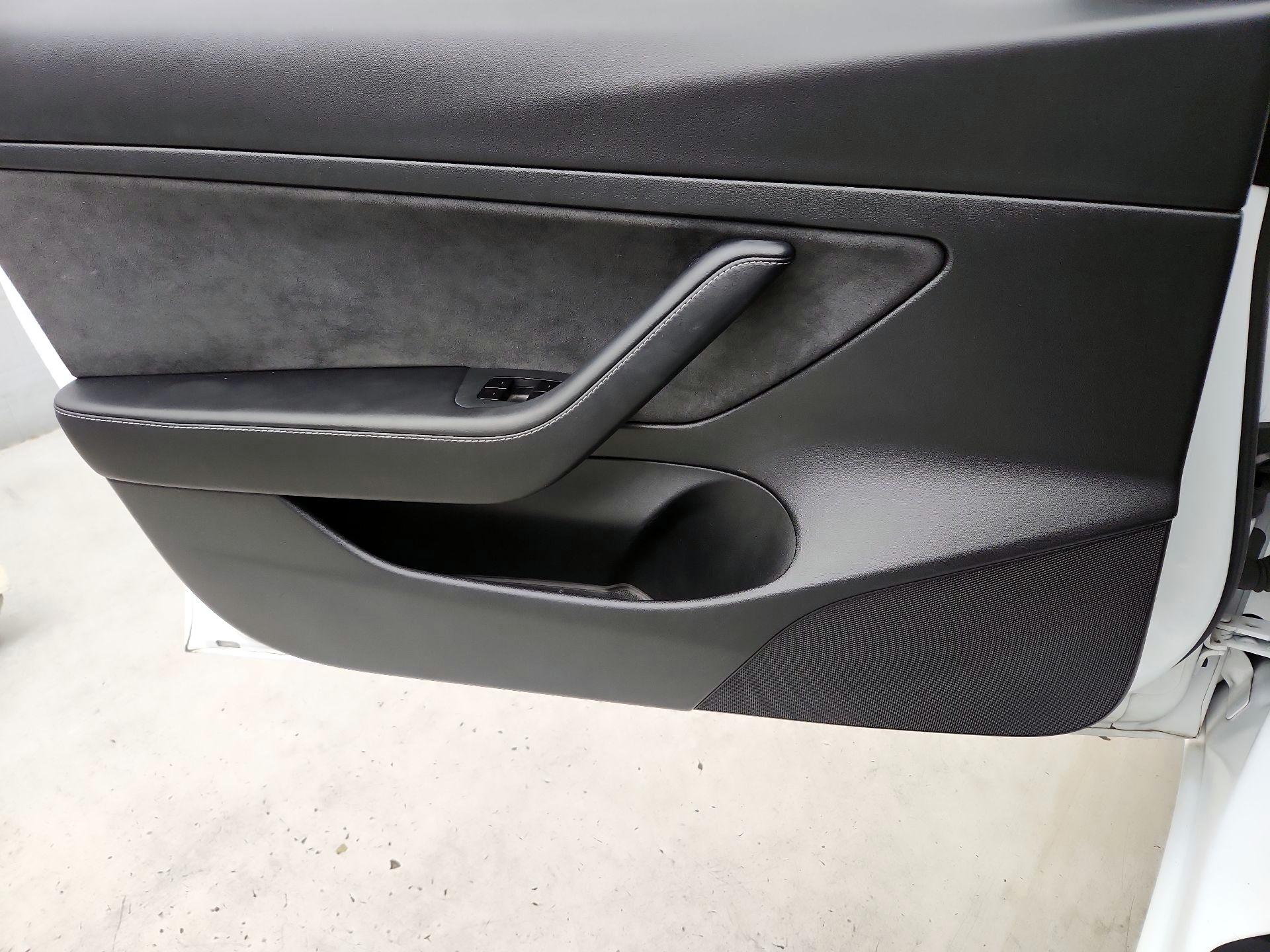 Thumbnail: 2021 Tesla Model 3 - 12