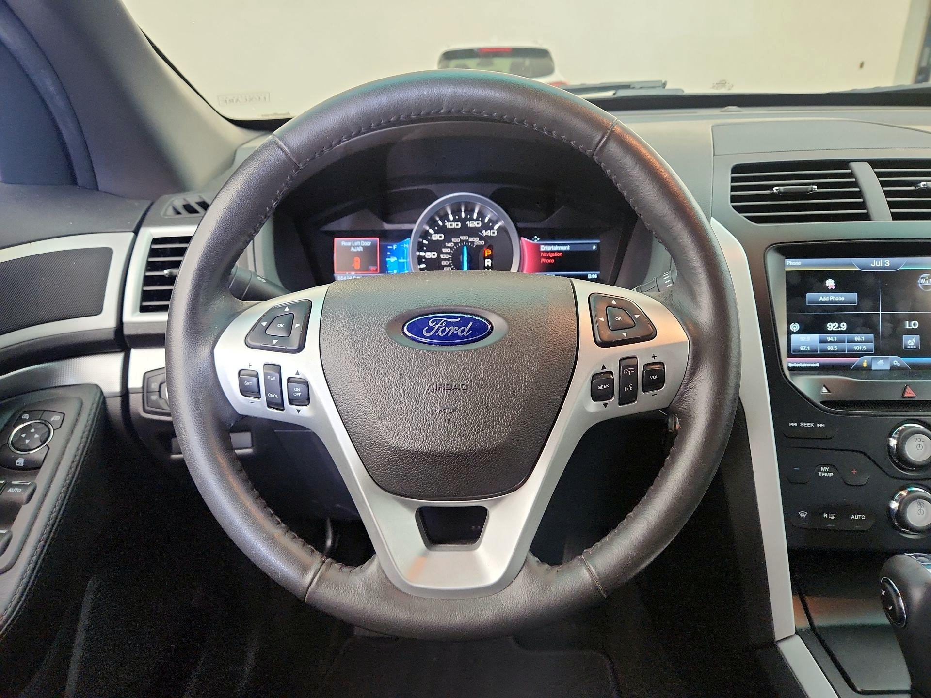 Thumbnail: 2015 Ford Explorer - 10