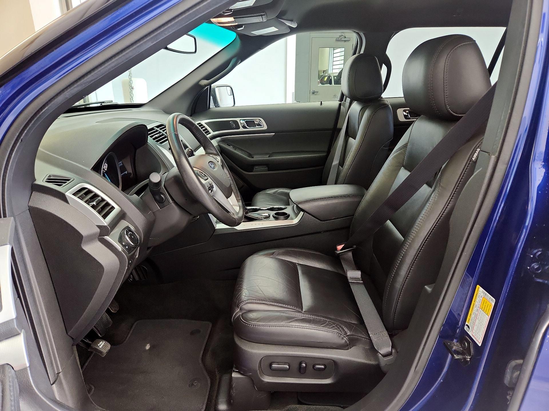 Thumbnail: 2015 Ford Explorer - 11