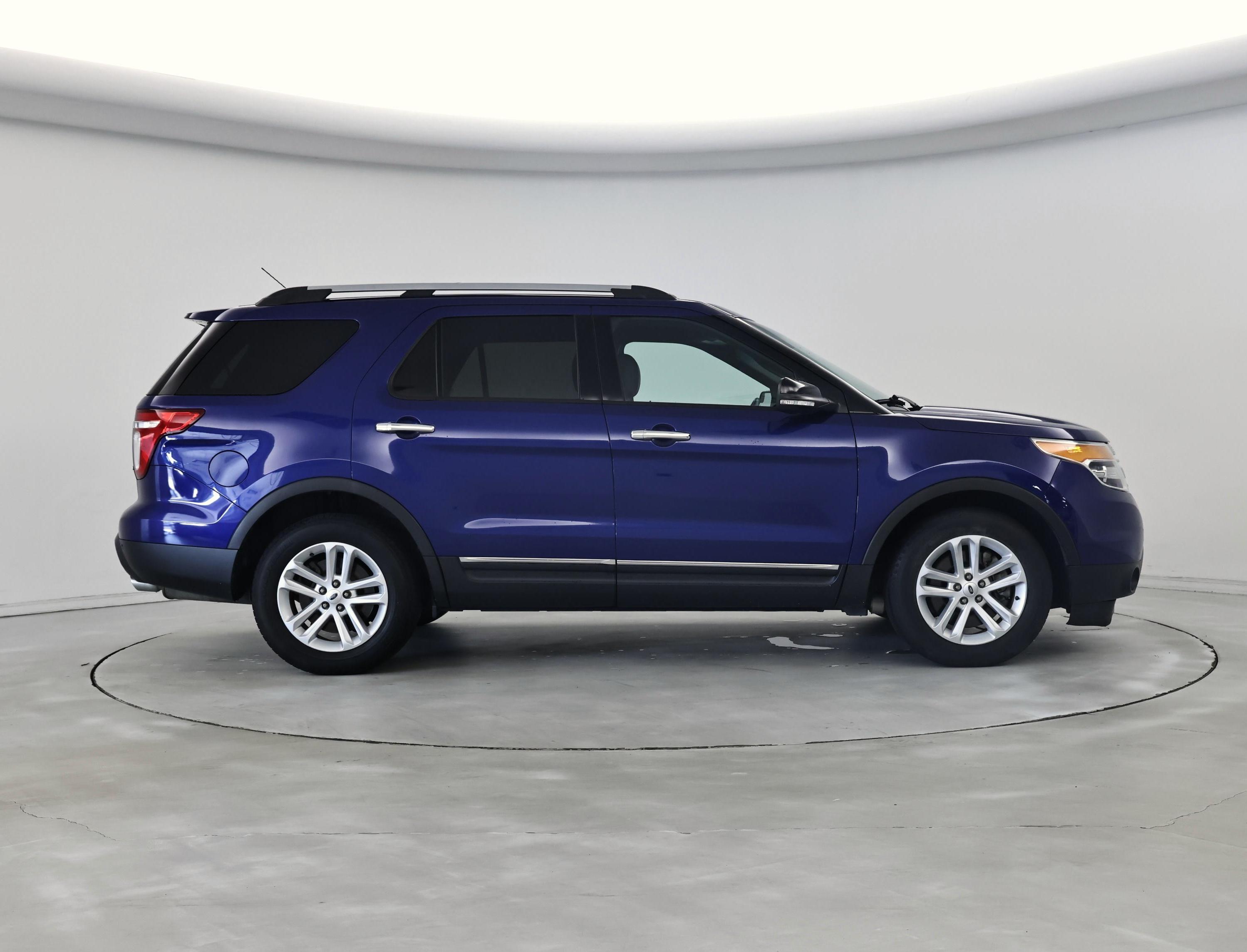 Thumbnail: 2015 Ford Explorer - 7