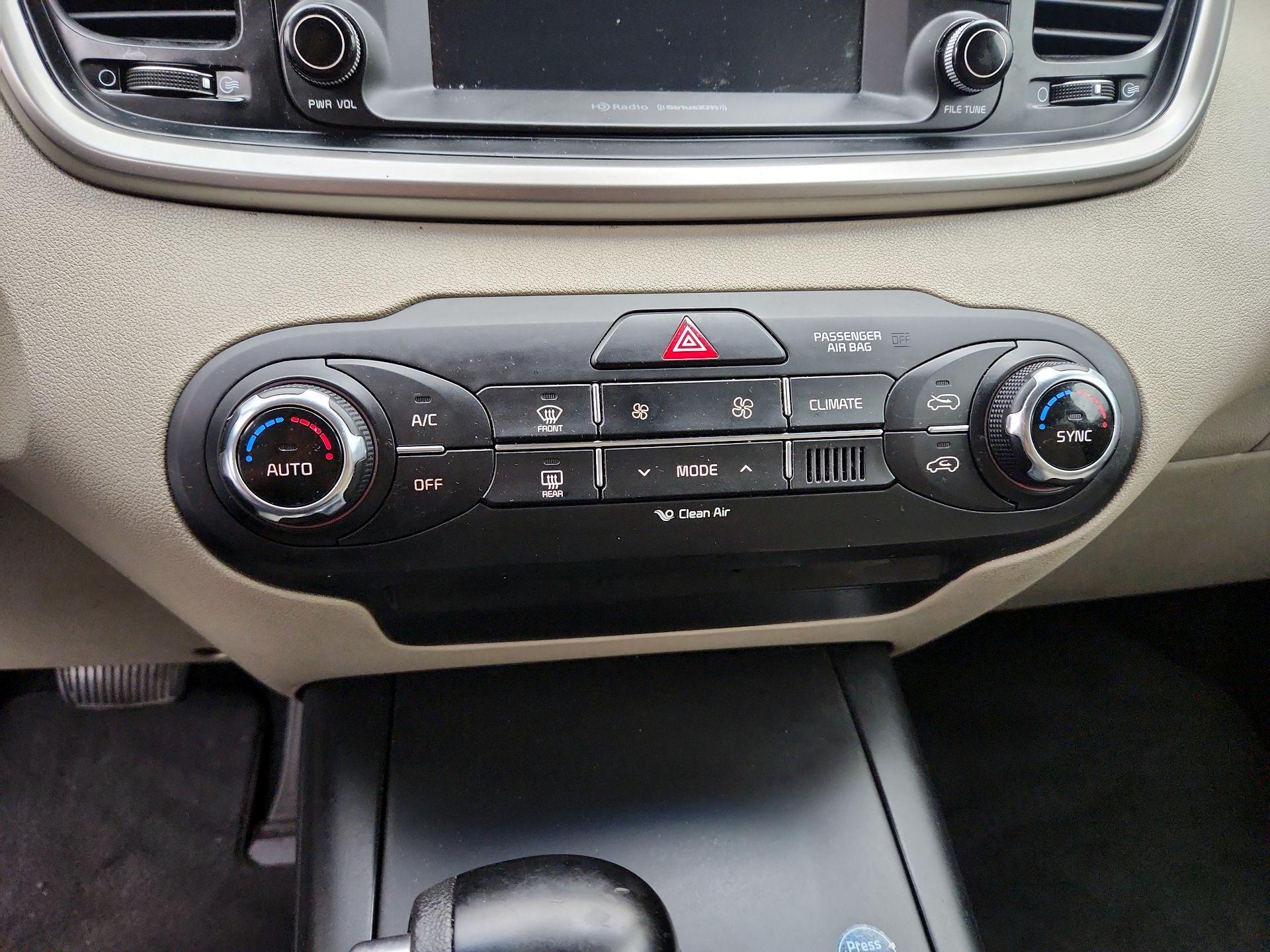 Thumbnail: 2018 Kia Sorento - 16