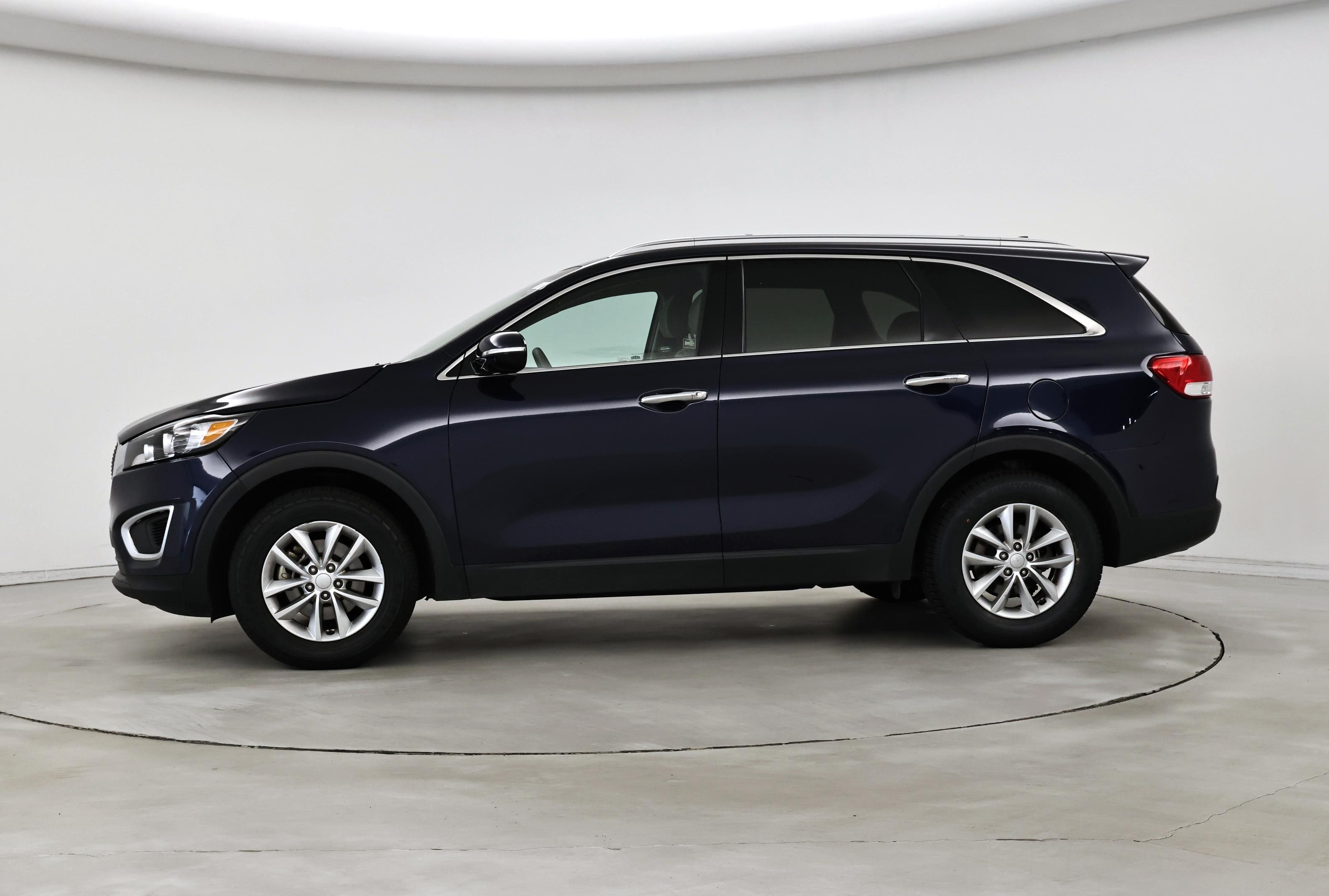Thumbnail: 2018 Kia Sorento - 3