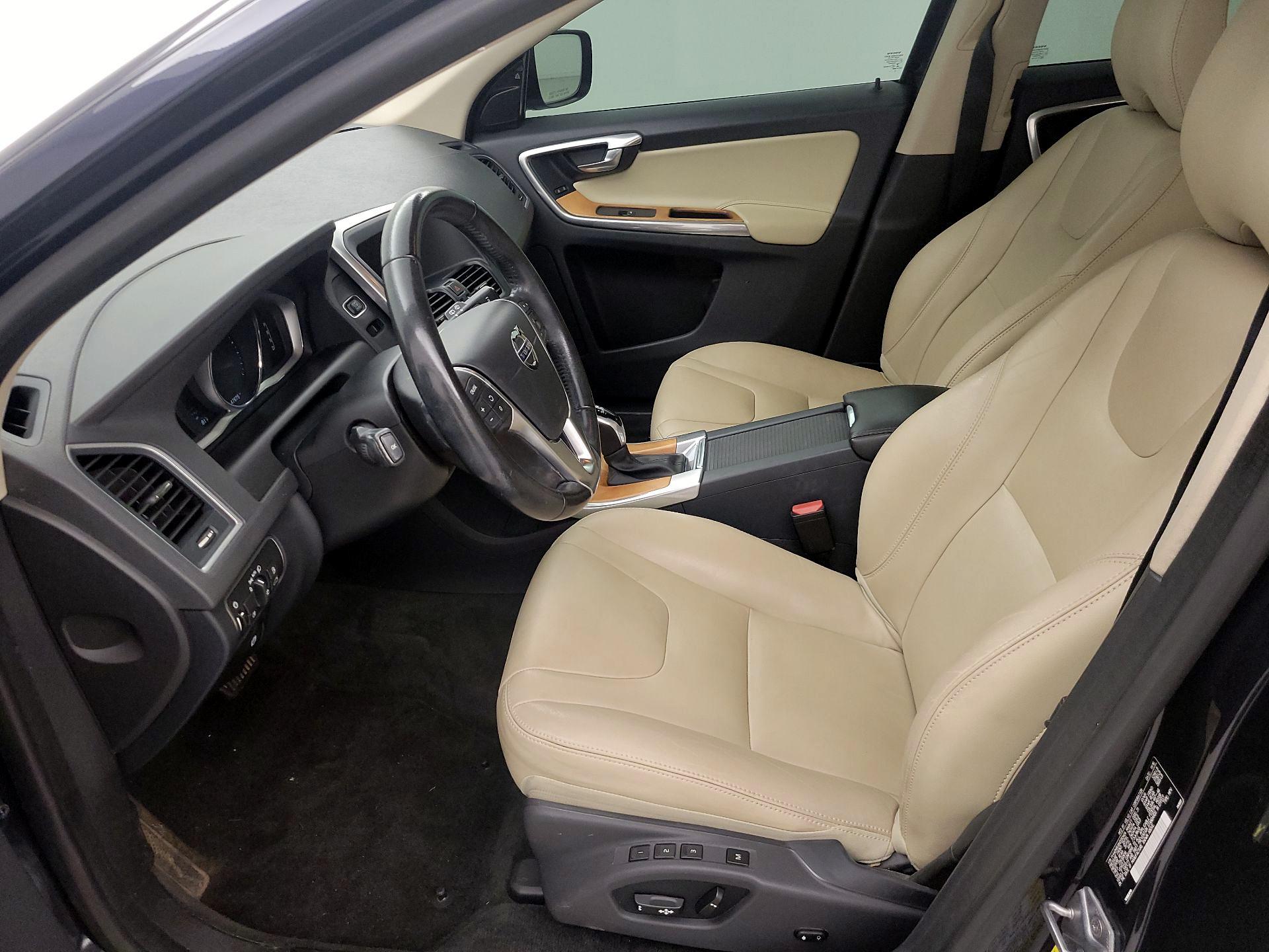Thumbnail: 2017 Volvo XC60 - 11
