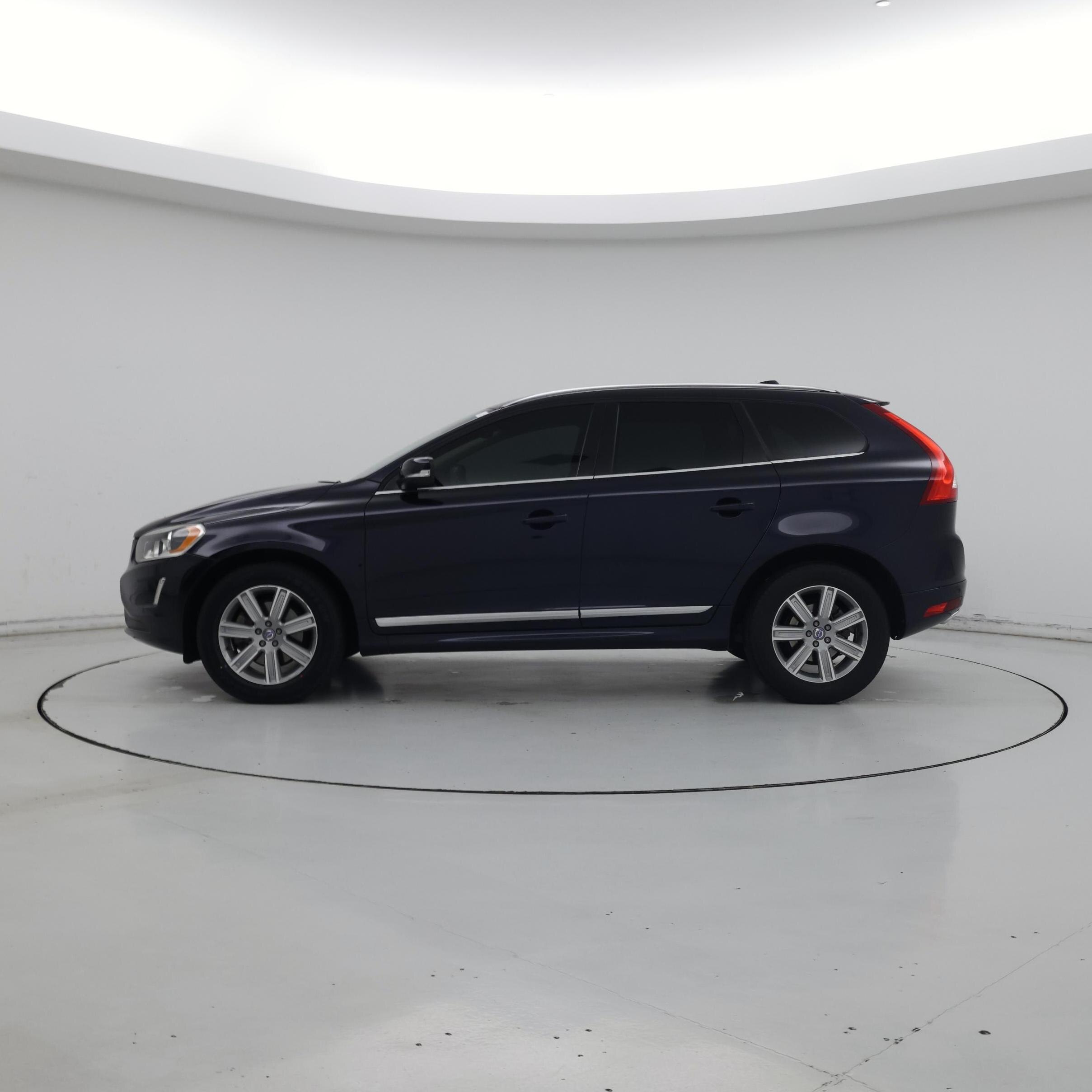 Thumbnail: 2017 Volvo XC60 - 3
