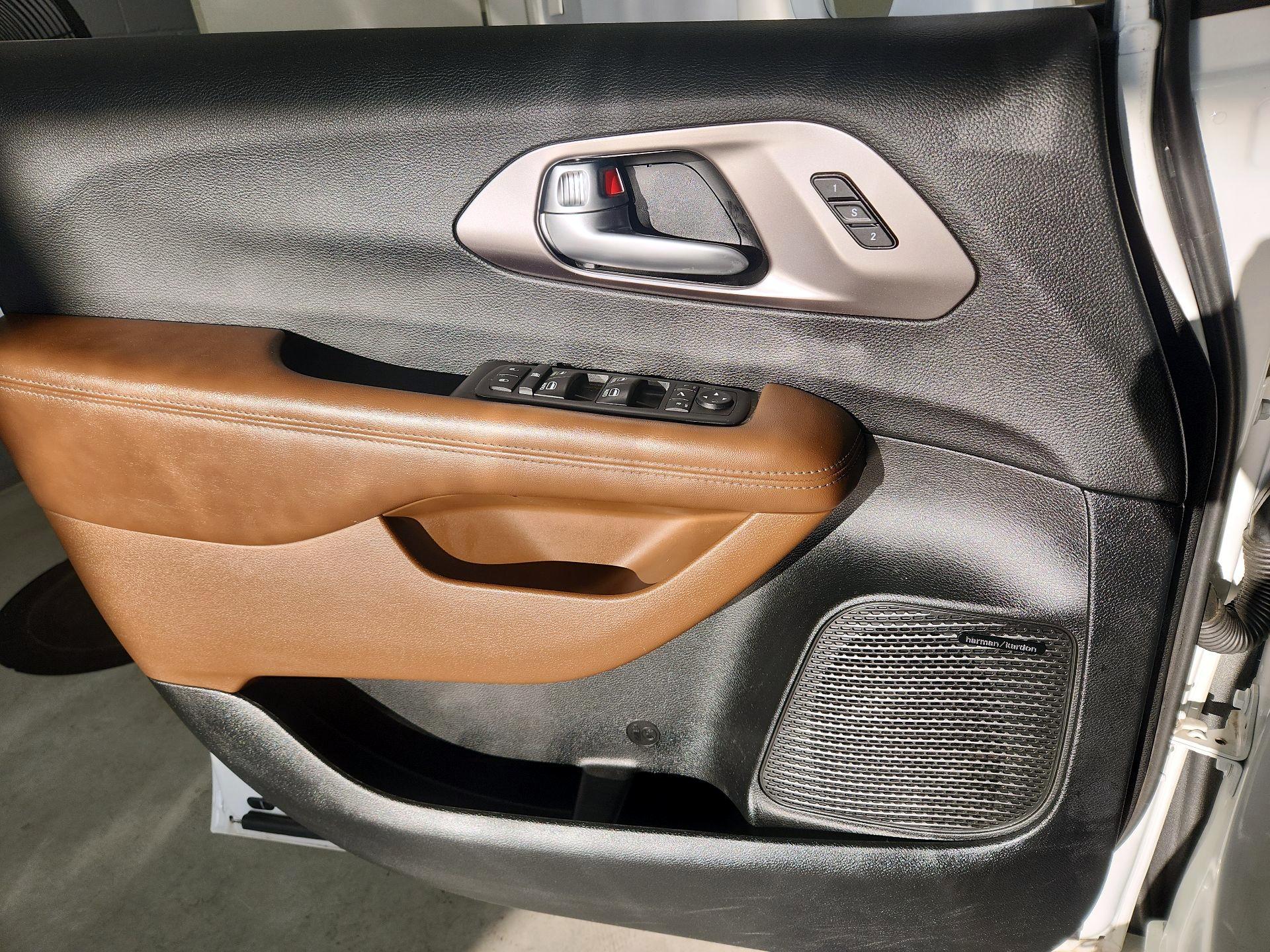 Thumbnail: 2018 Chrysler Pacifica - 12