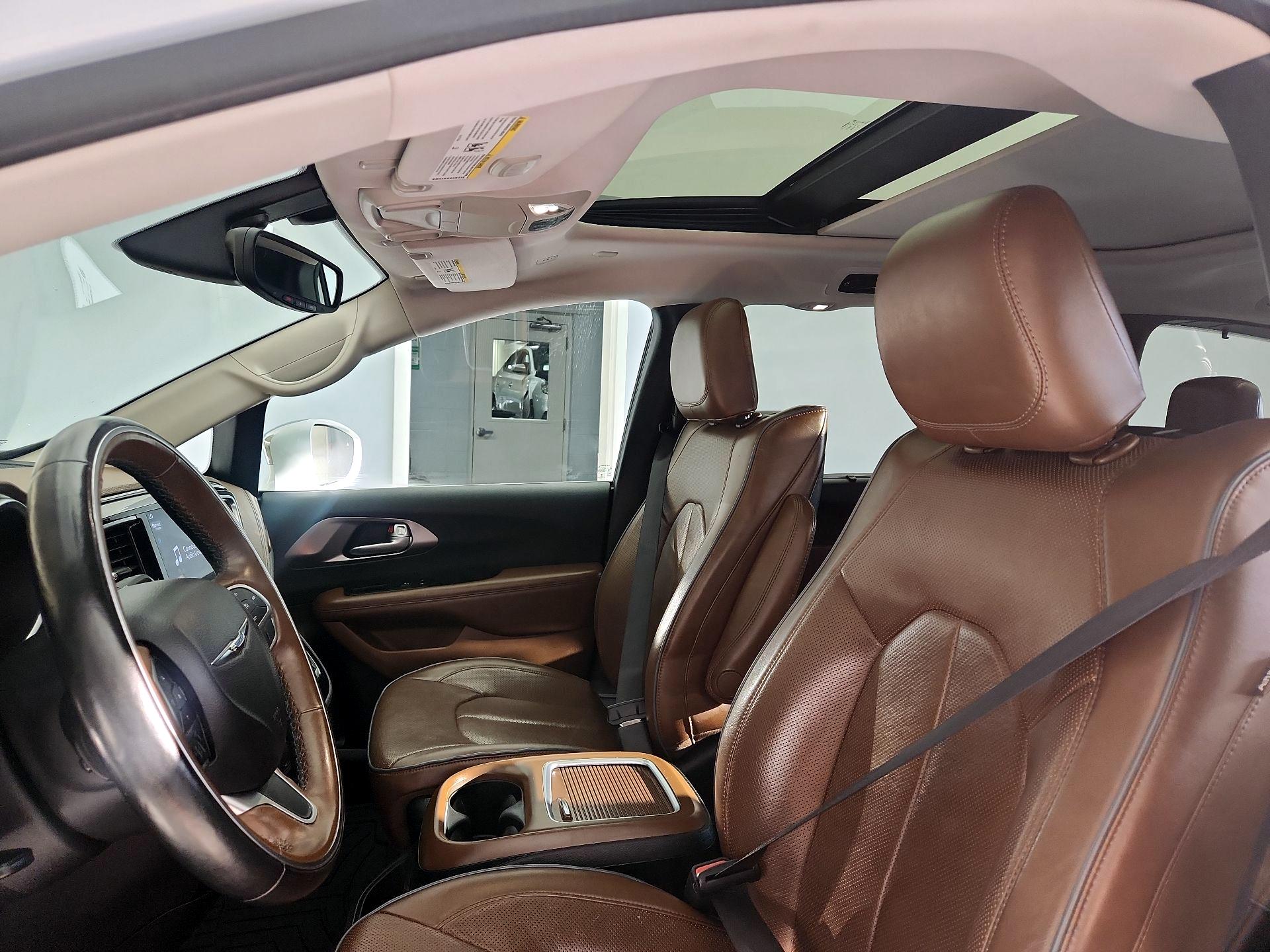 Thumbnail: 2018 Chrysler Pacifica - 20