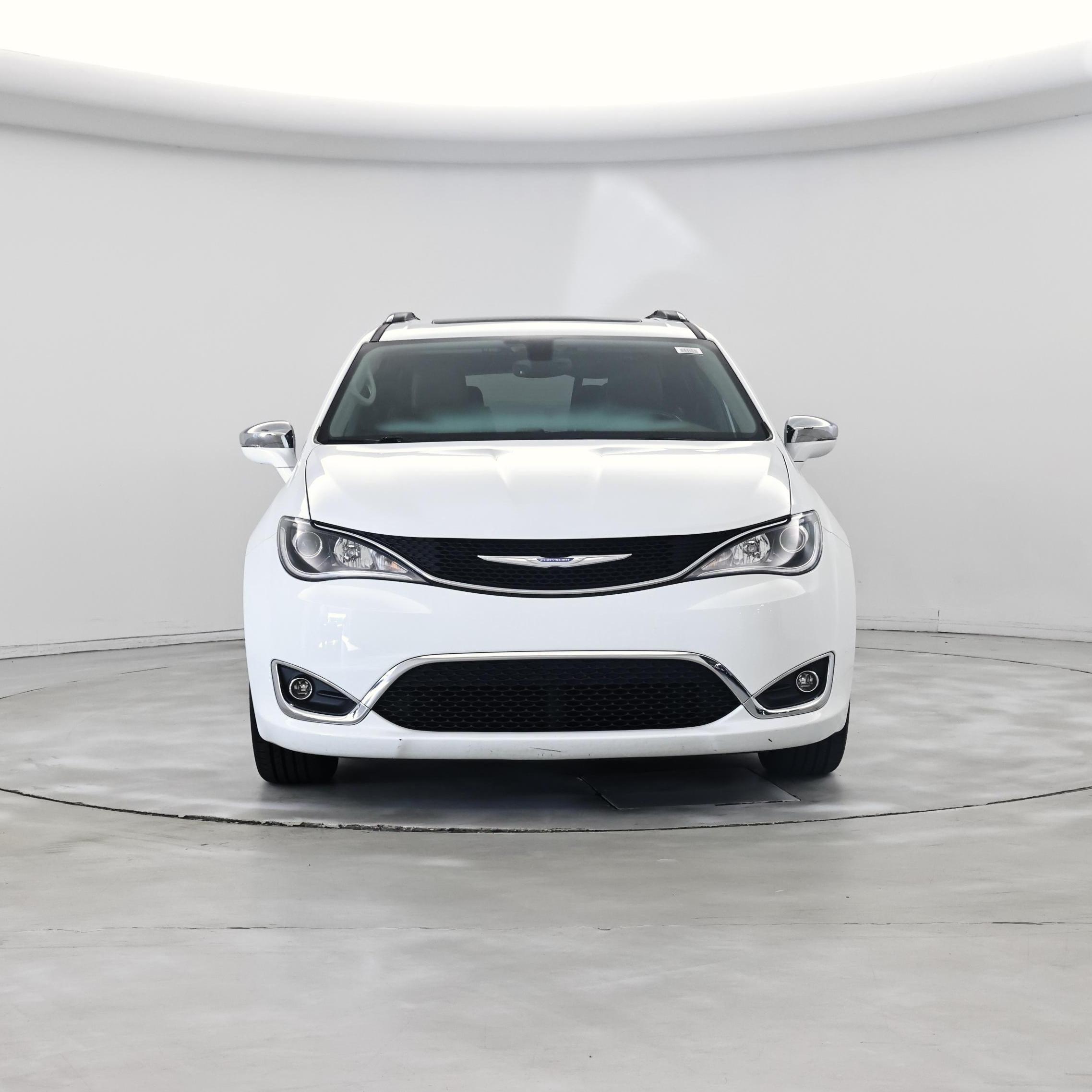 Thumbnail: 2018 Chrysler Pacifica - 5