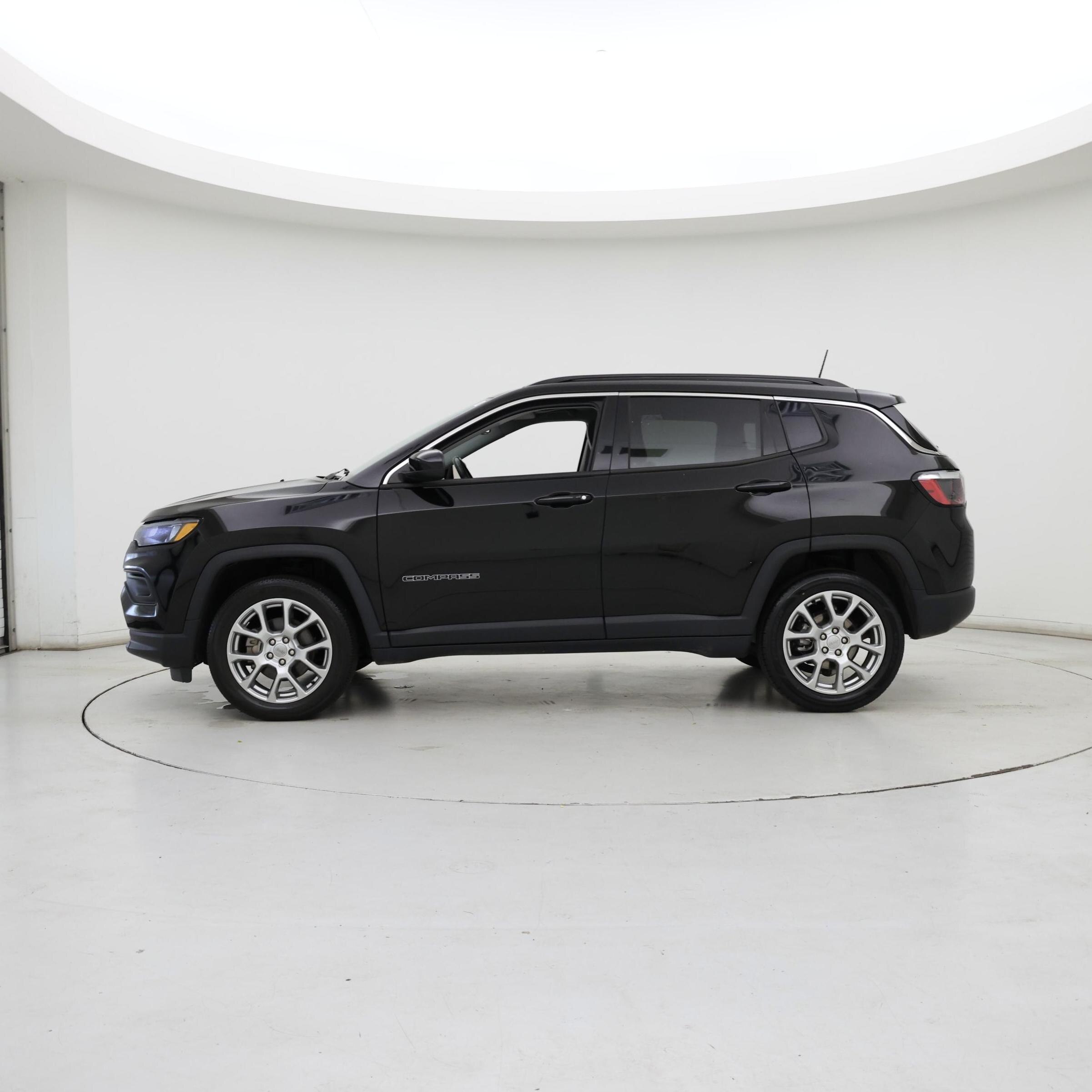 Thumbnail: 2022 Jeep Compass - 3