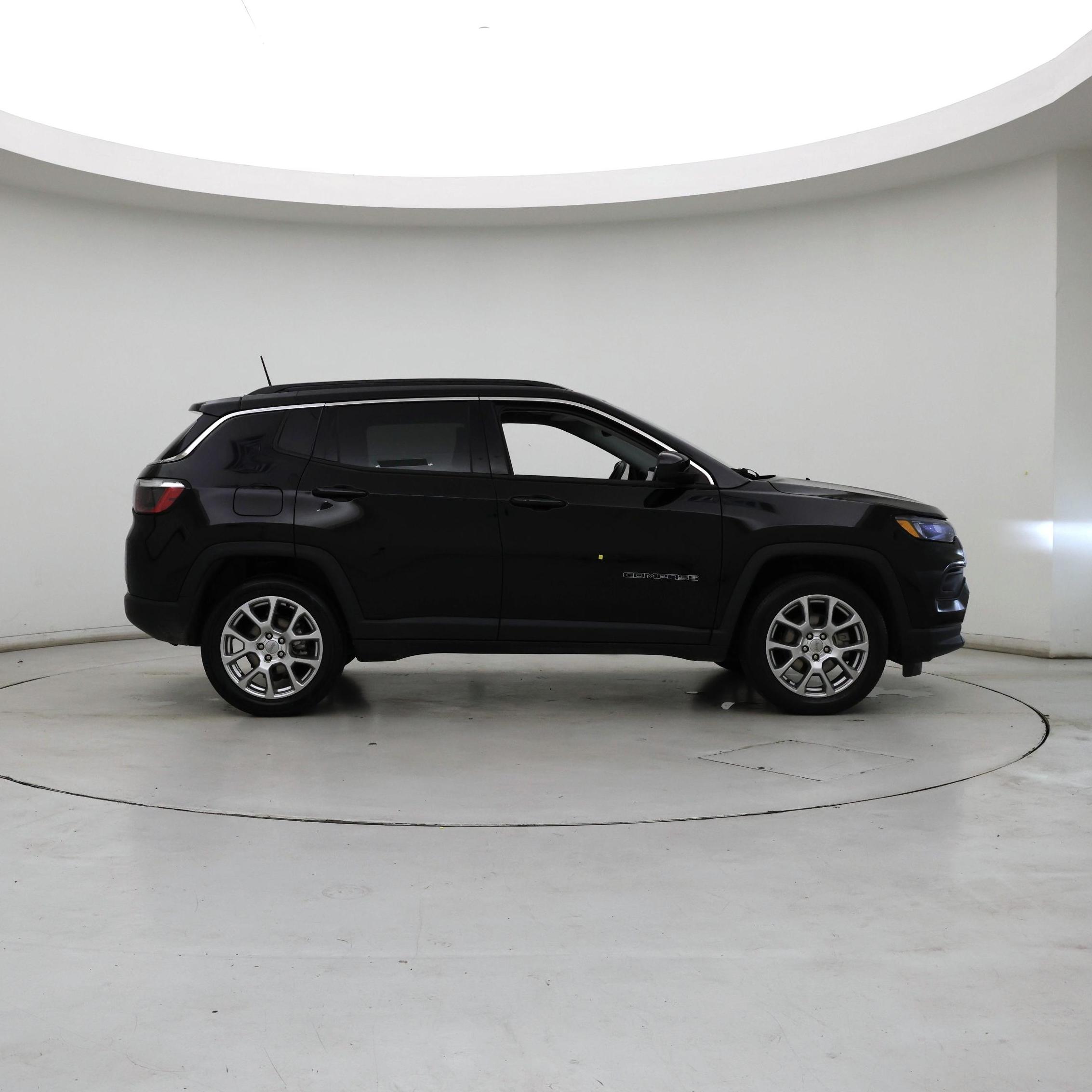 Thumbnail: 2022 Jeep Compass - 7