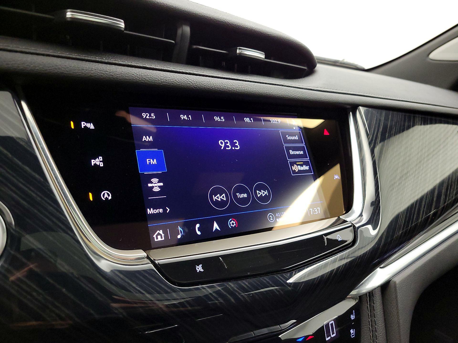 Thumbnail: 2023 Cadillac XT6 - 16