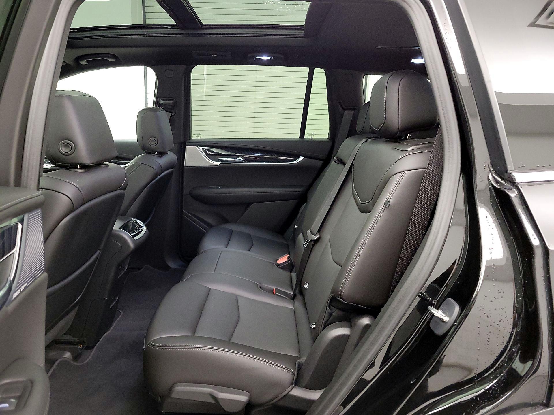 Thumbnail: 2023 Cadillac XT6 - 20