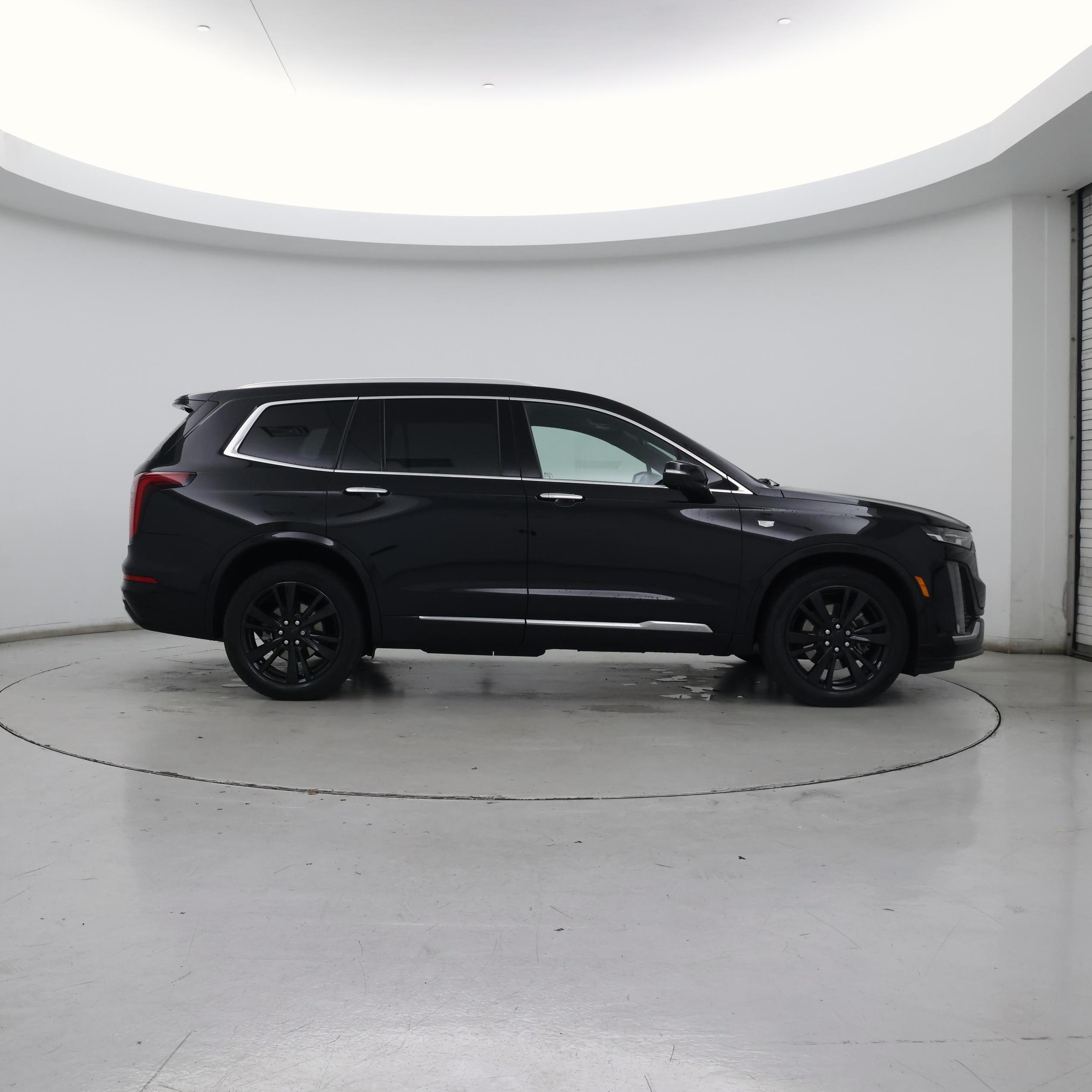 Thumbnail: 2023 Cadillac XT6 - 7