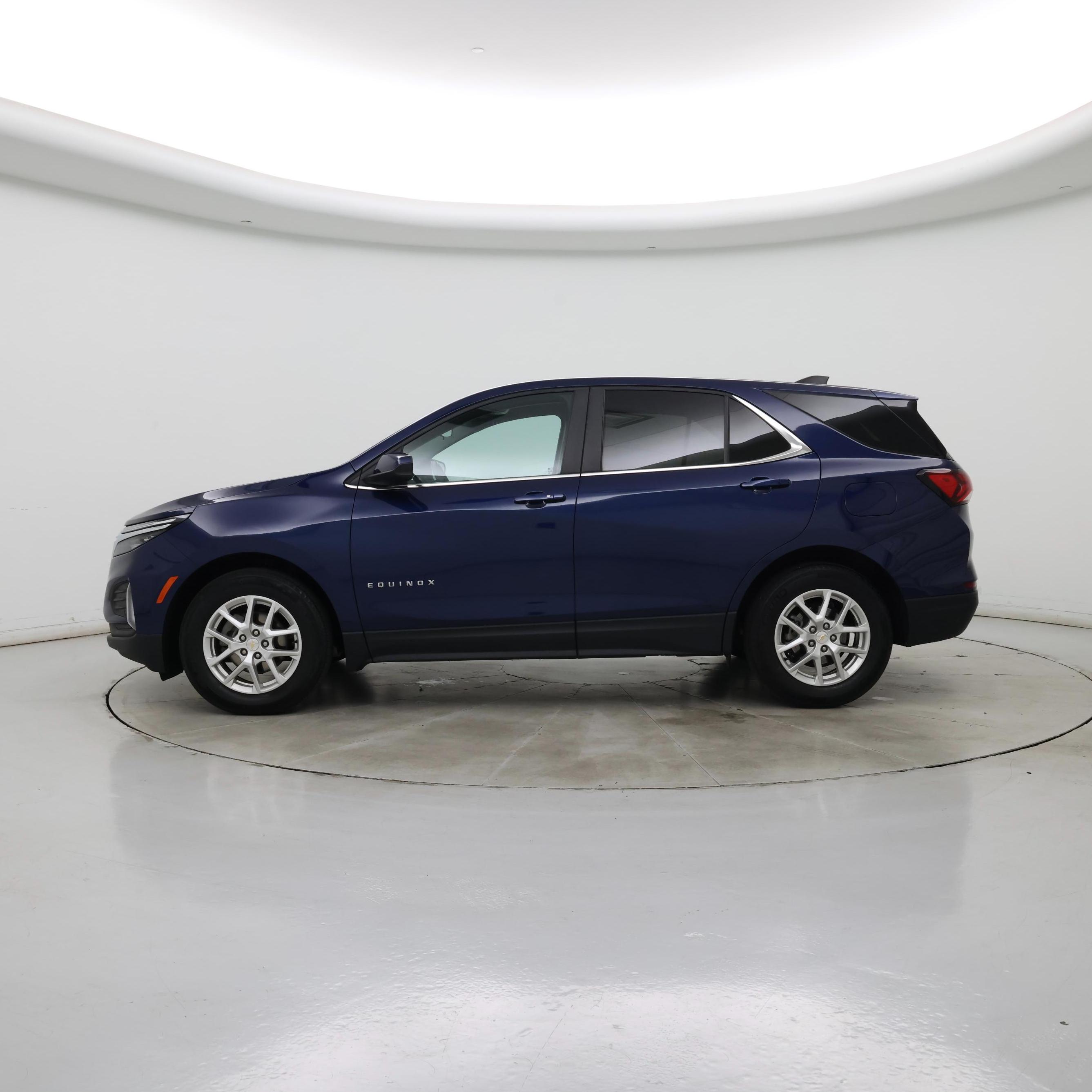 Thumbnail: 2022 Chevrolet Equinox - 3