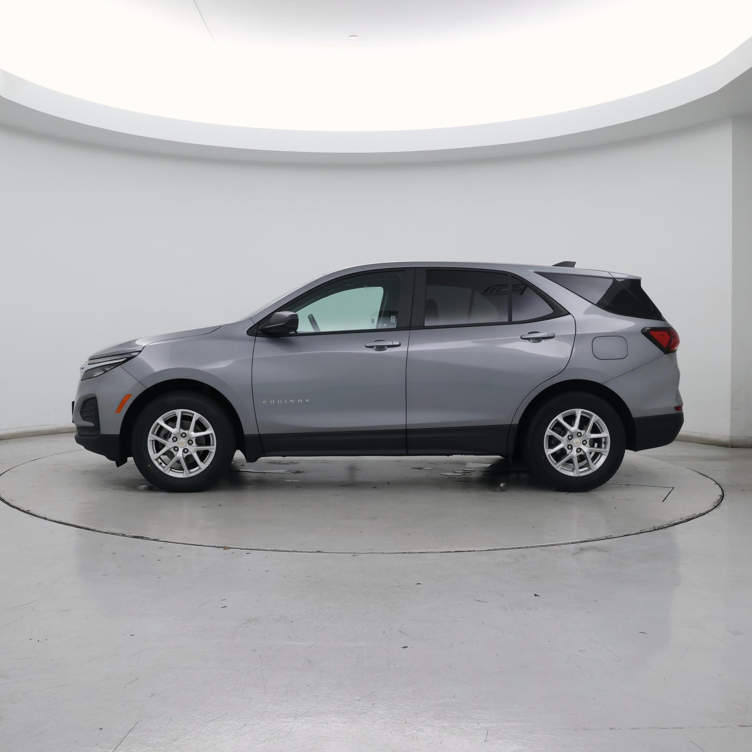 Thumbnail: 2023 Chevrolet Equinox - 3