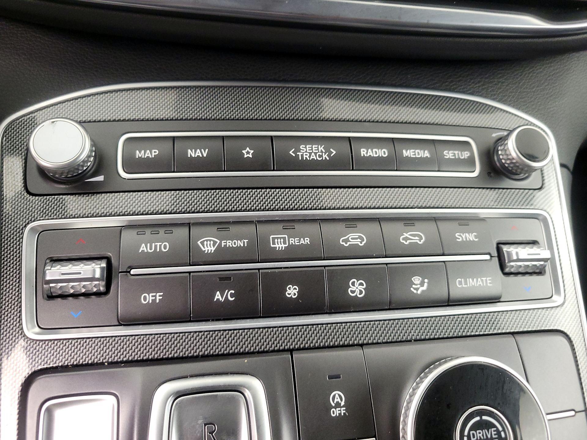 Thumbnail: 2023 Hyundai Santa Fe - 17