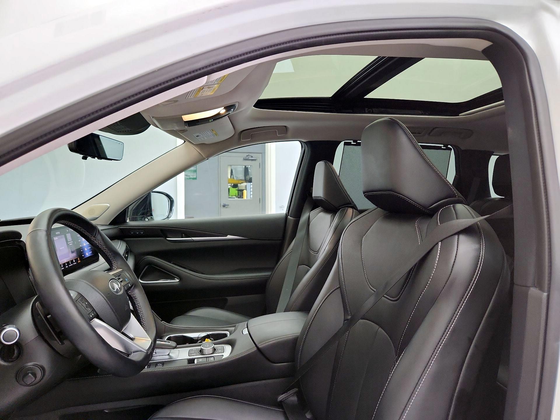 Thumbnail: 2023 INFINITI QX60 - 19