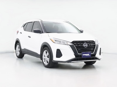 White 2023 Nissan Kicks S