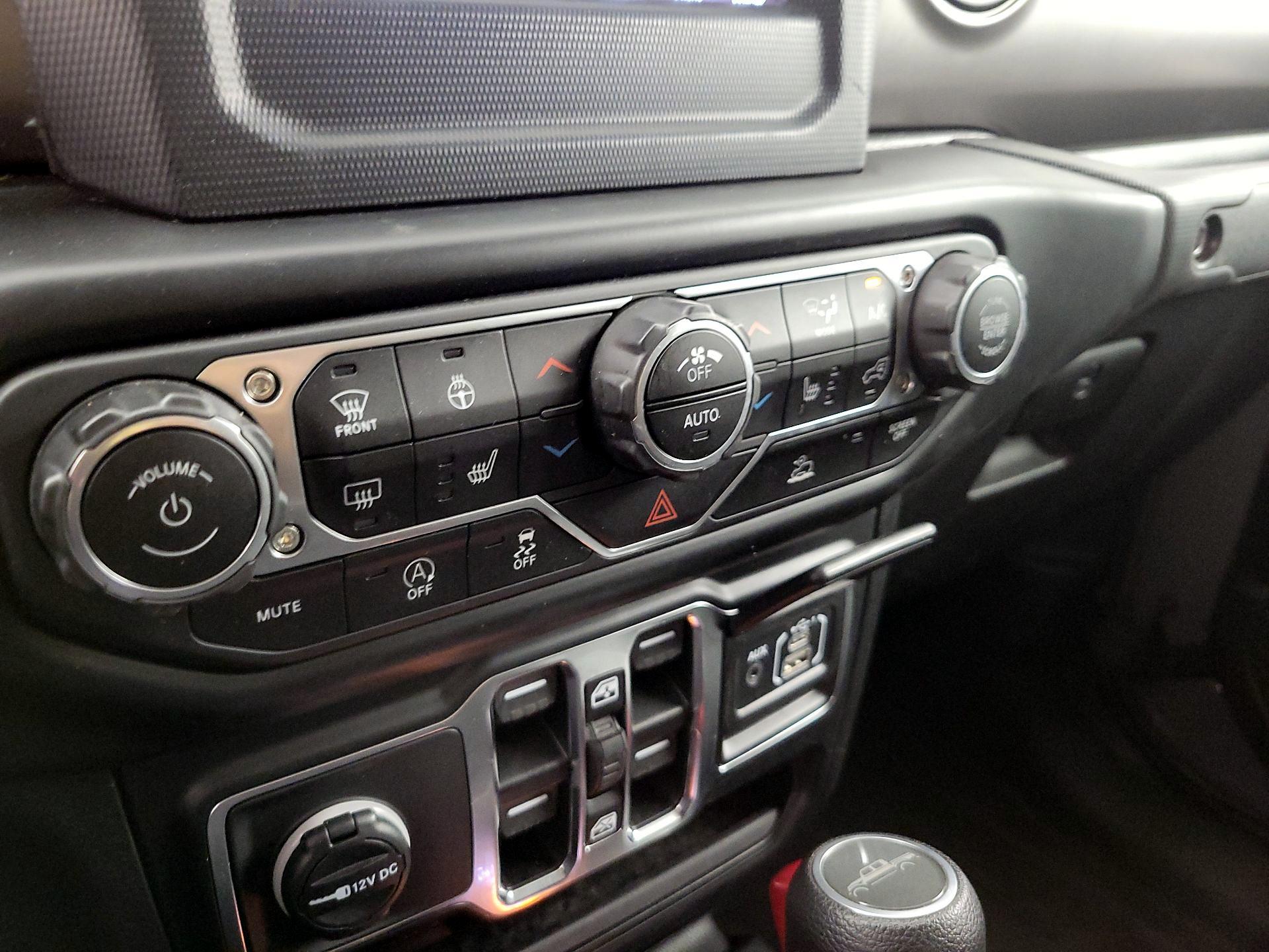 Thumbnail: 2021 Jeep Gladiator - 16
