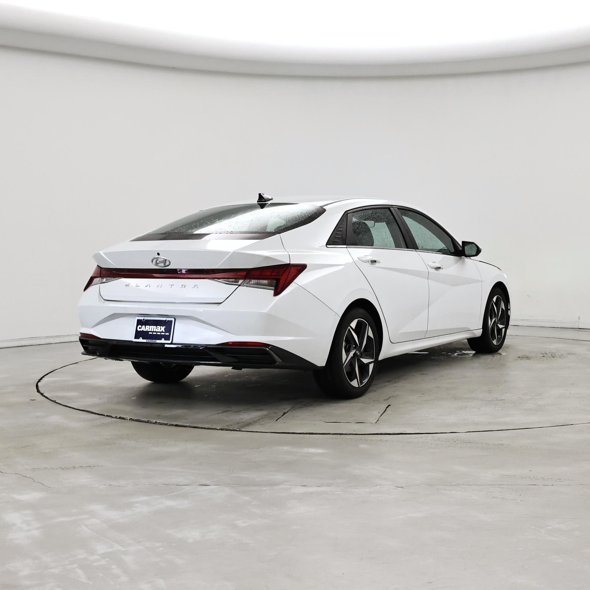 Thumbnail: 2022 Hyundai Elantra - 8