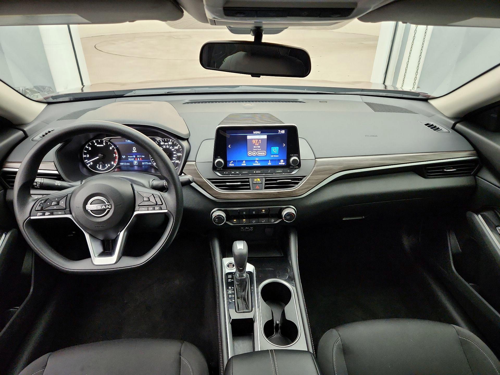 Thumbnail: 2023 Nissan Altima - 9