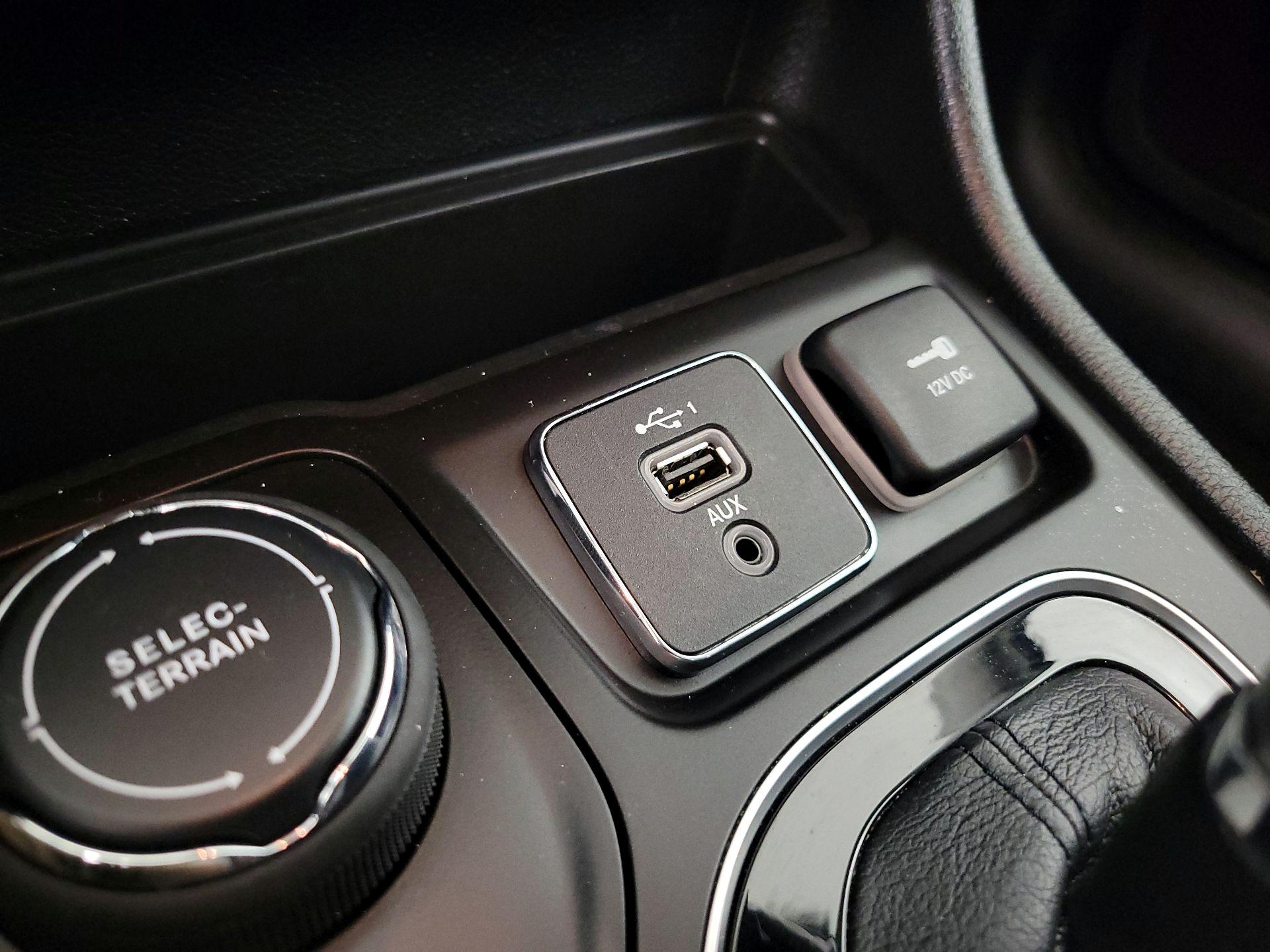 Thumbnail: 2023 Jeep Cherokee - 19