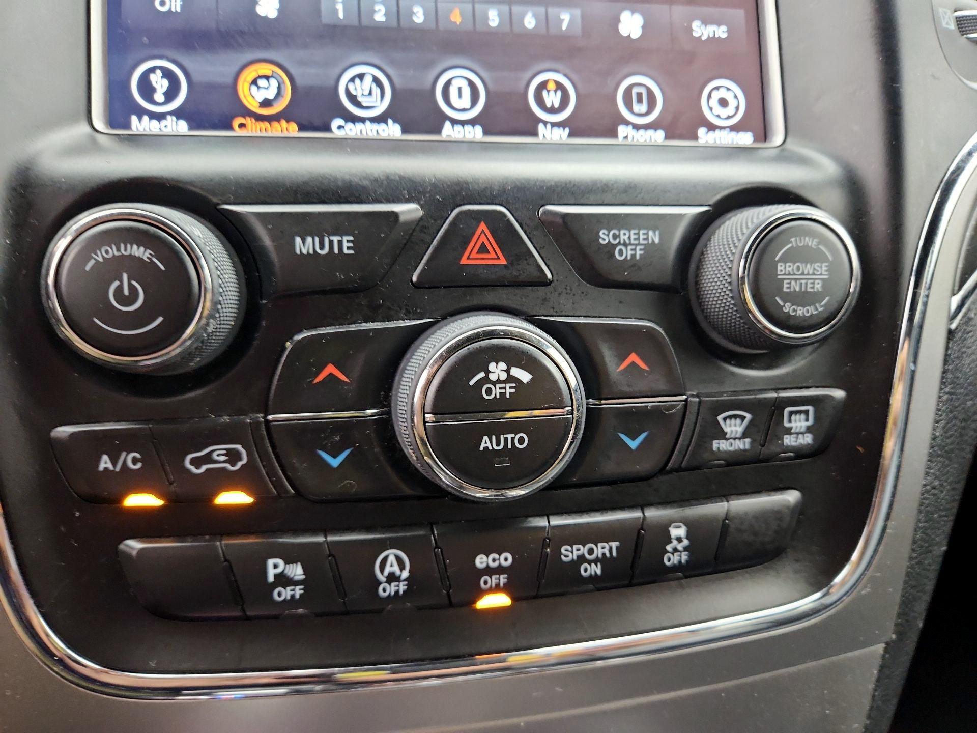 Thumbnail: 2018 Jeep Grand Cherokee - 17