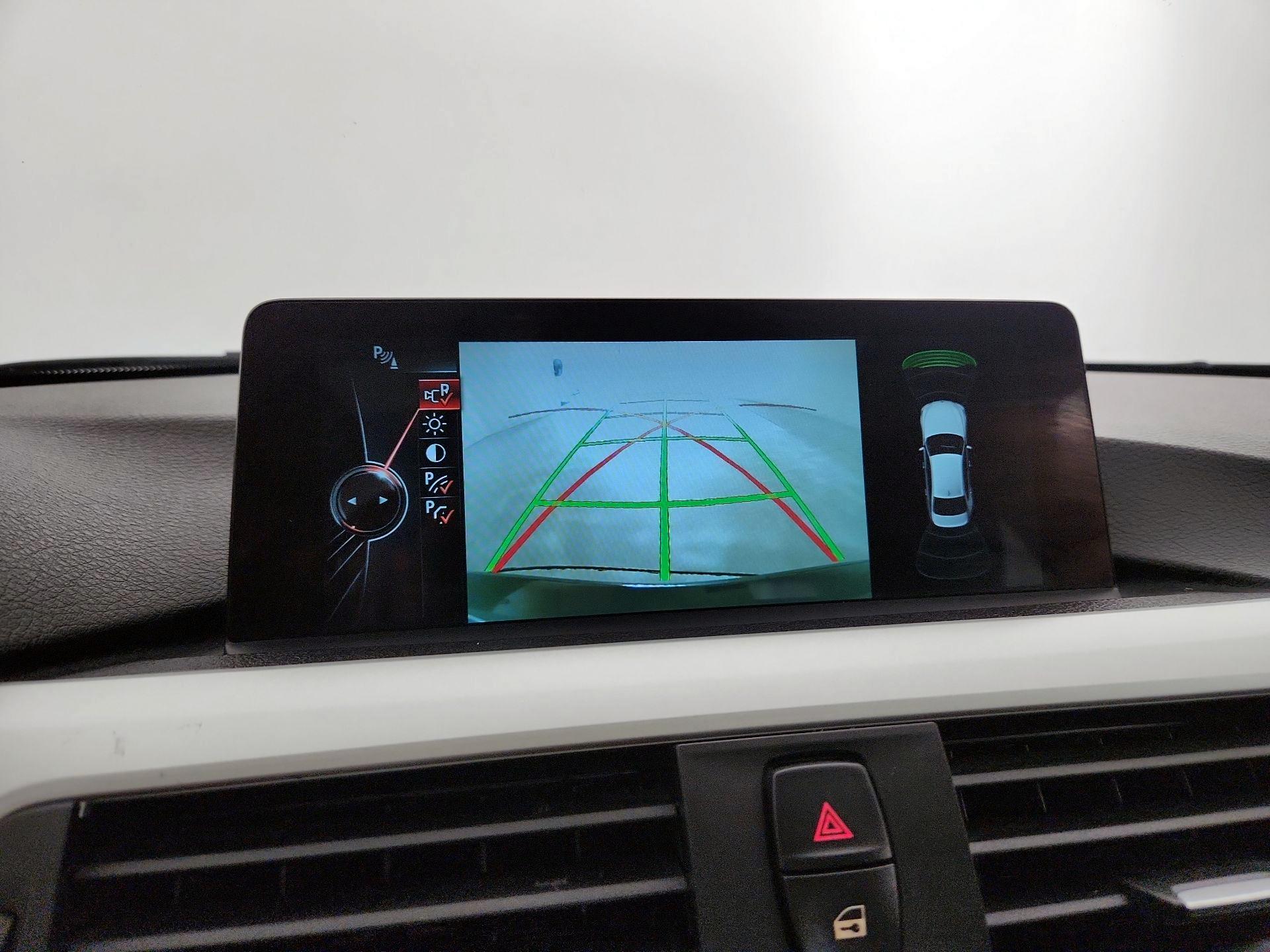 Thumbnail: 2016 BMW 3 Series - 15