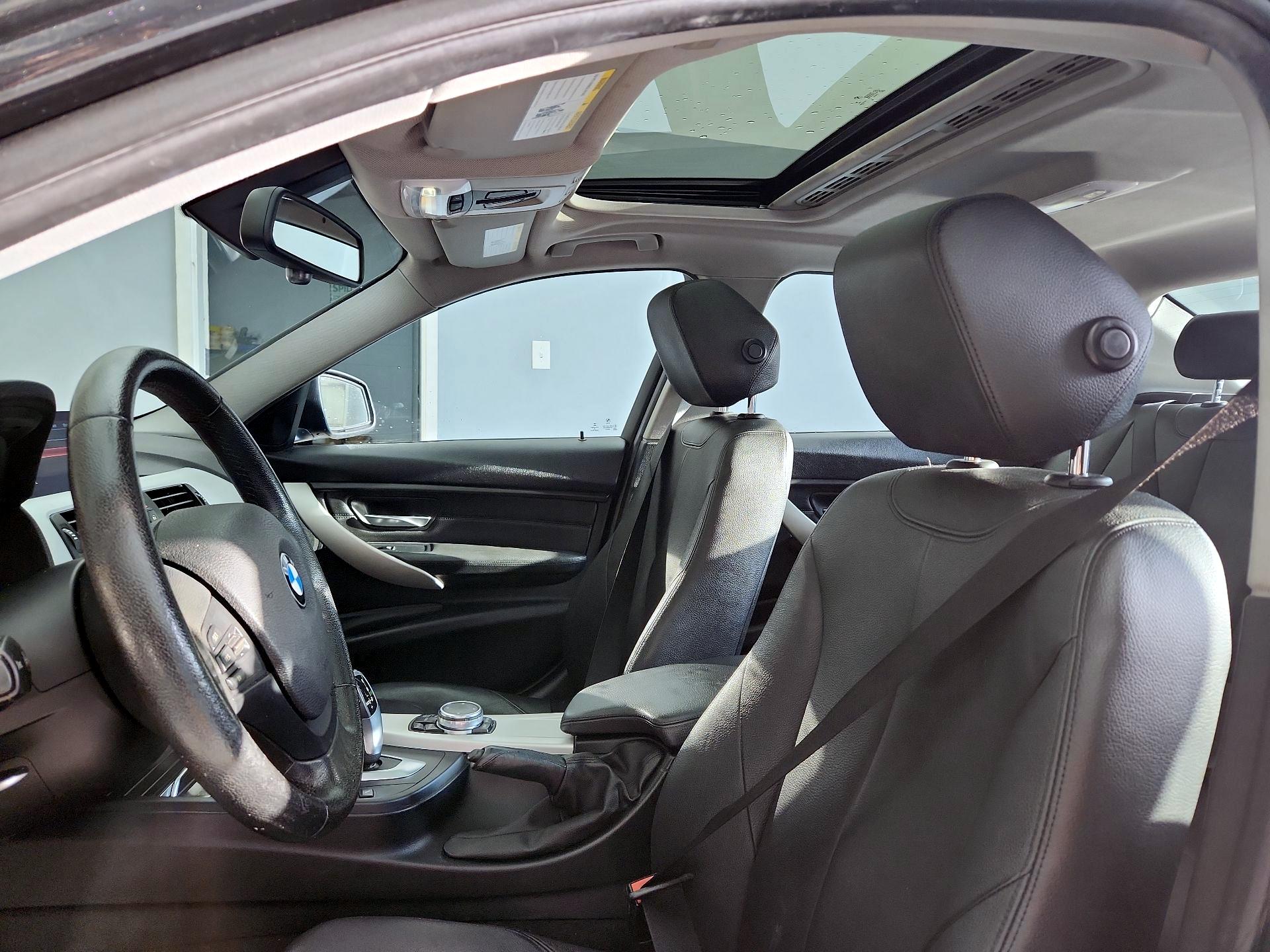 Thumbnail: 2016 BMW 3 Series - 19