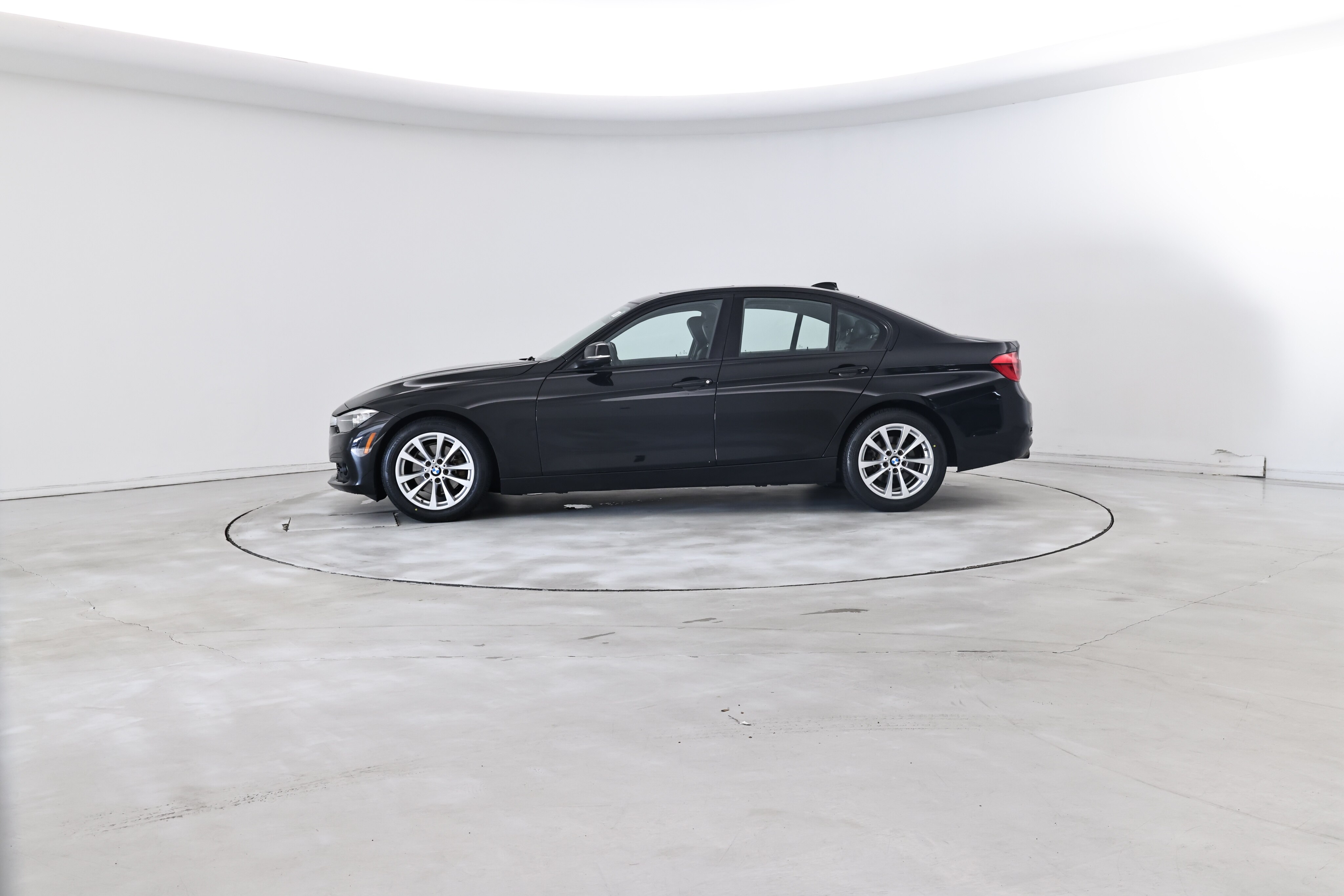 Thumbnail: 2016 BMW 3 Series - 3