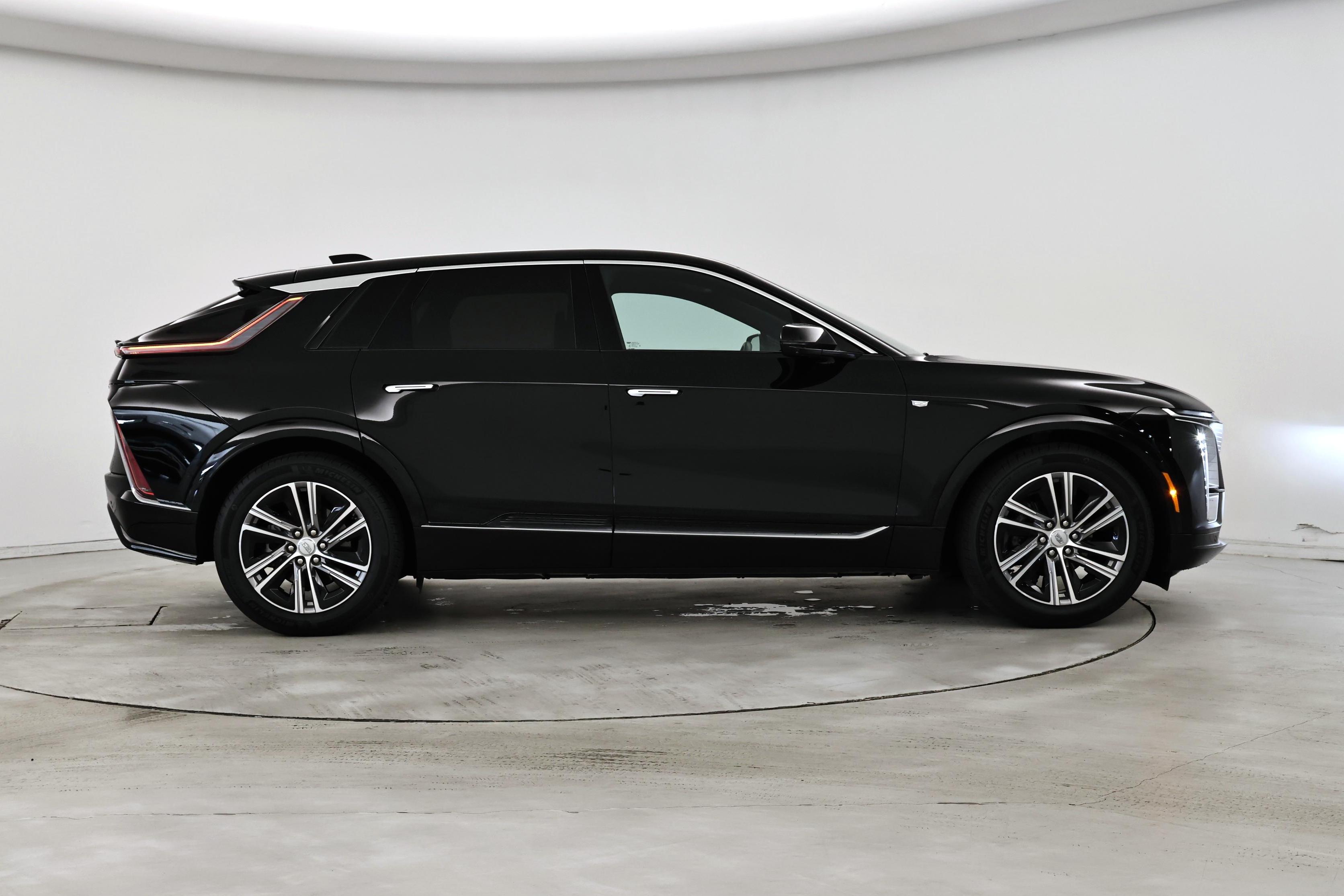 Thumbnail: 2024 Cadillac Lyriq - 7