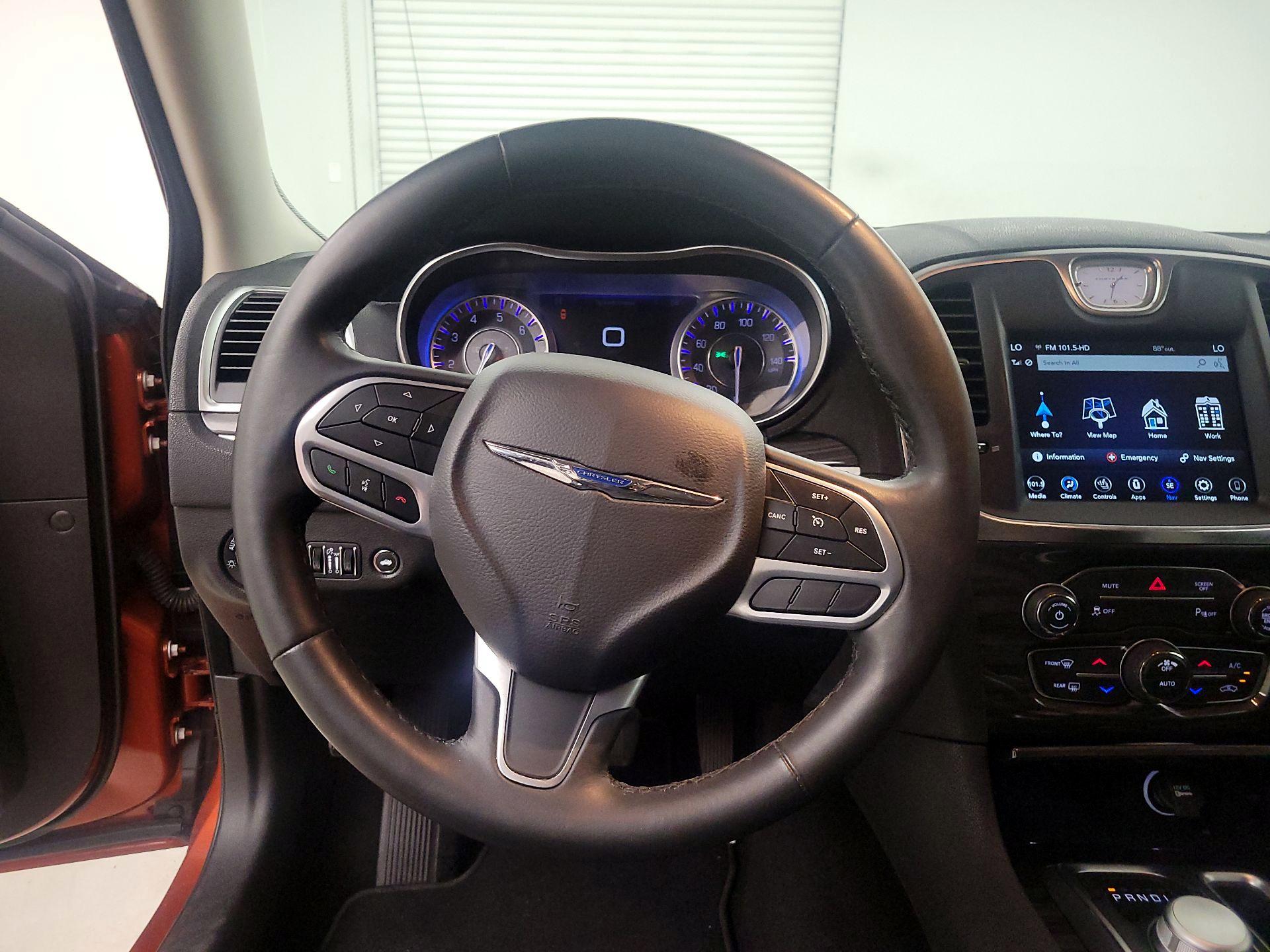Thumbnail: 2021 Chrysler 300 - 10