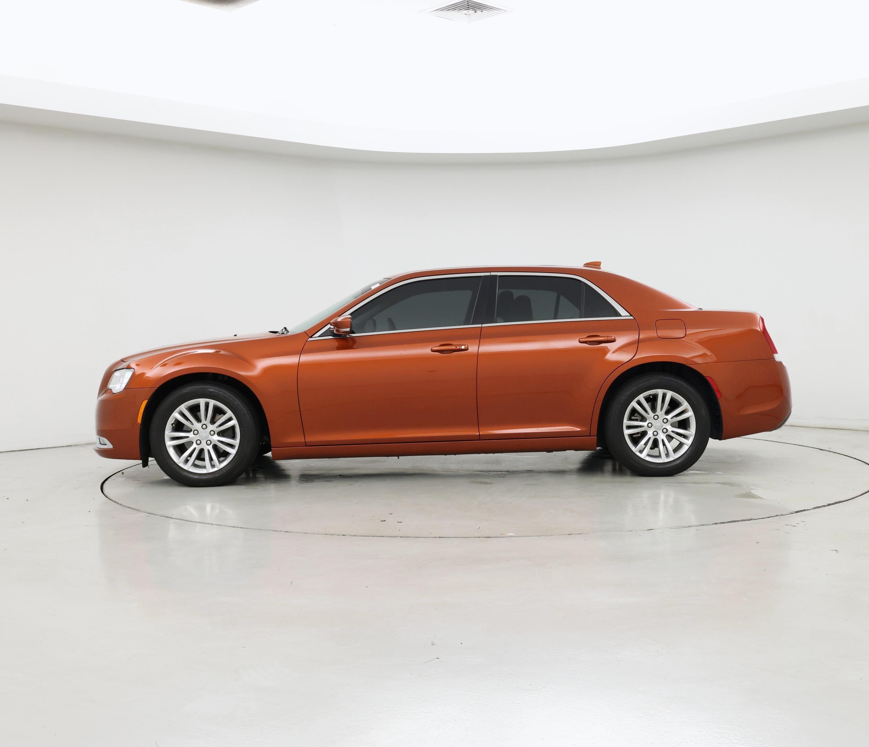 Thumbnail: 2021 Chrysler 300 - 3