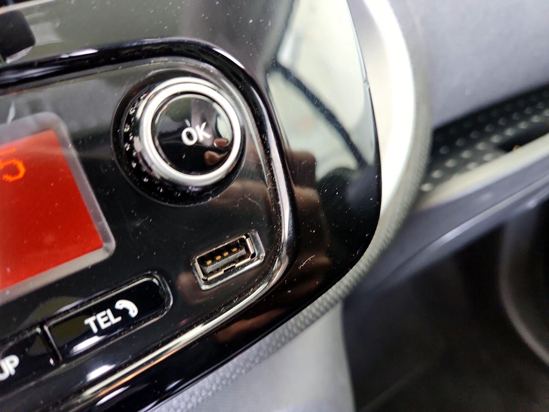 Thumbnail: 2016 smart fortwo - 17