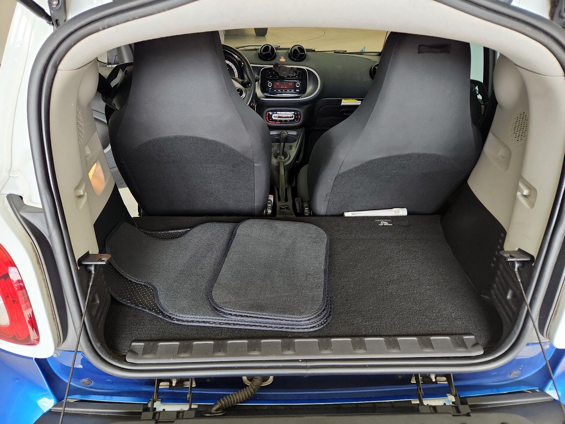 Thumbnail: 2016 smart fortwo - 18