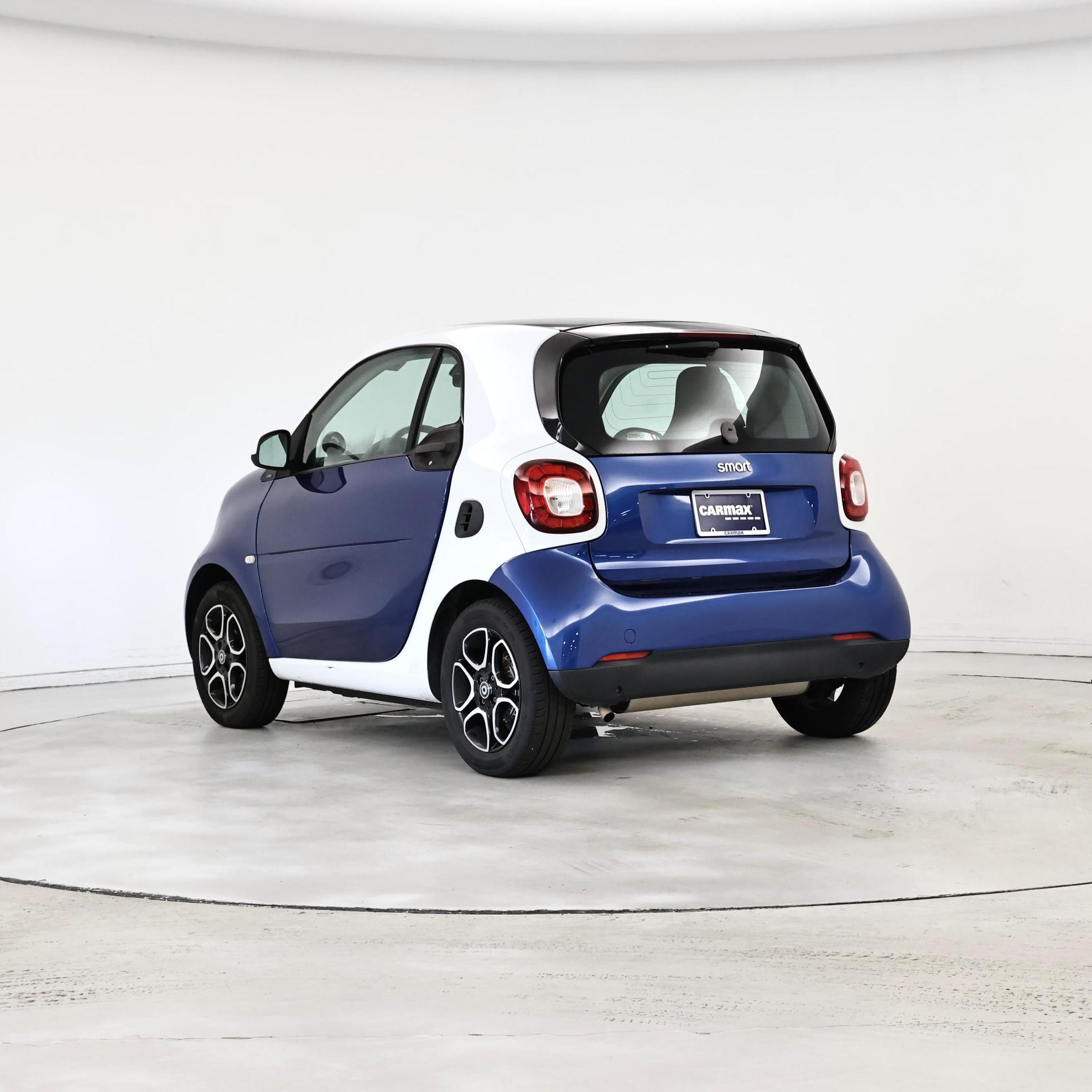 Thumbnail: 2016 smart fortwo - 2