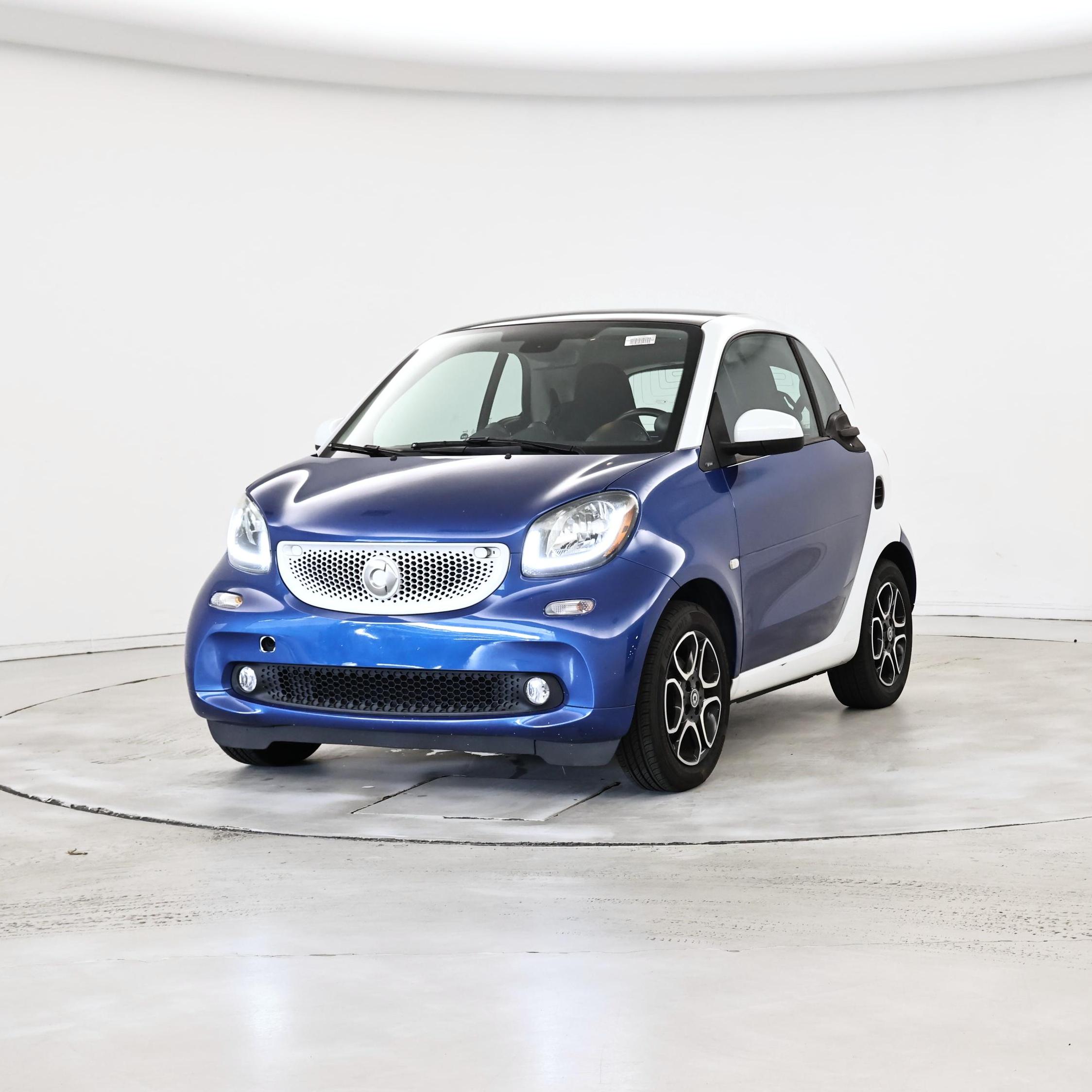 Thumbnail: 2016 smart fortwo - 4