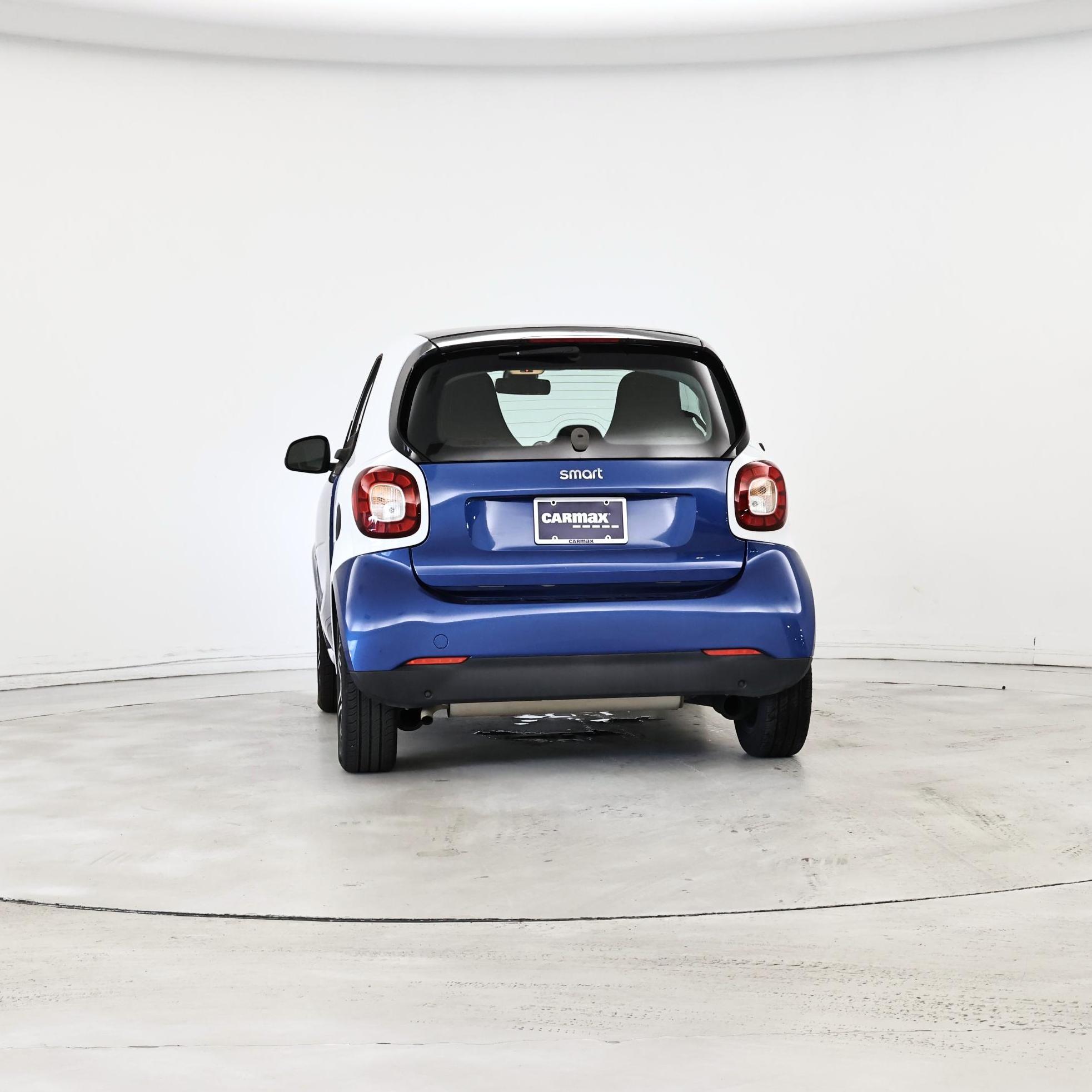 Thumbnail: 2016 smart fortwo - 6