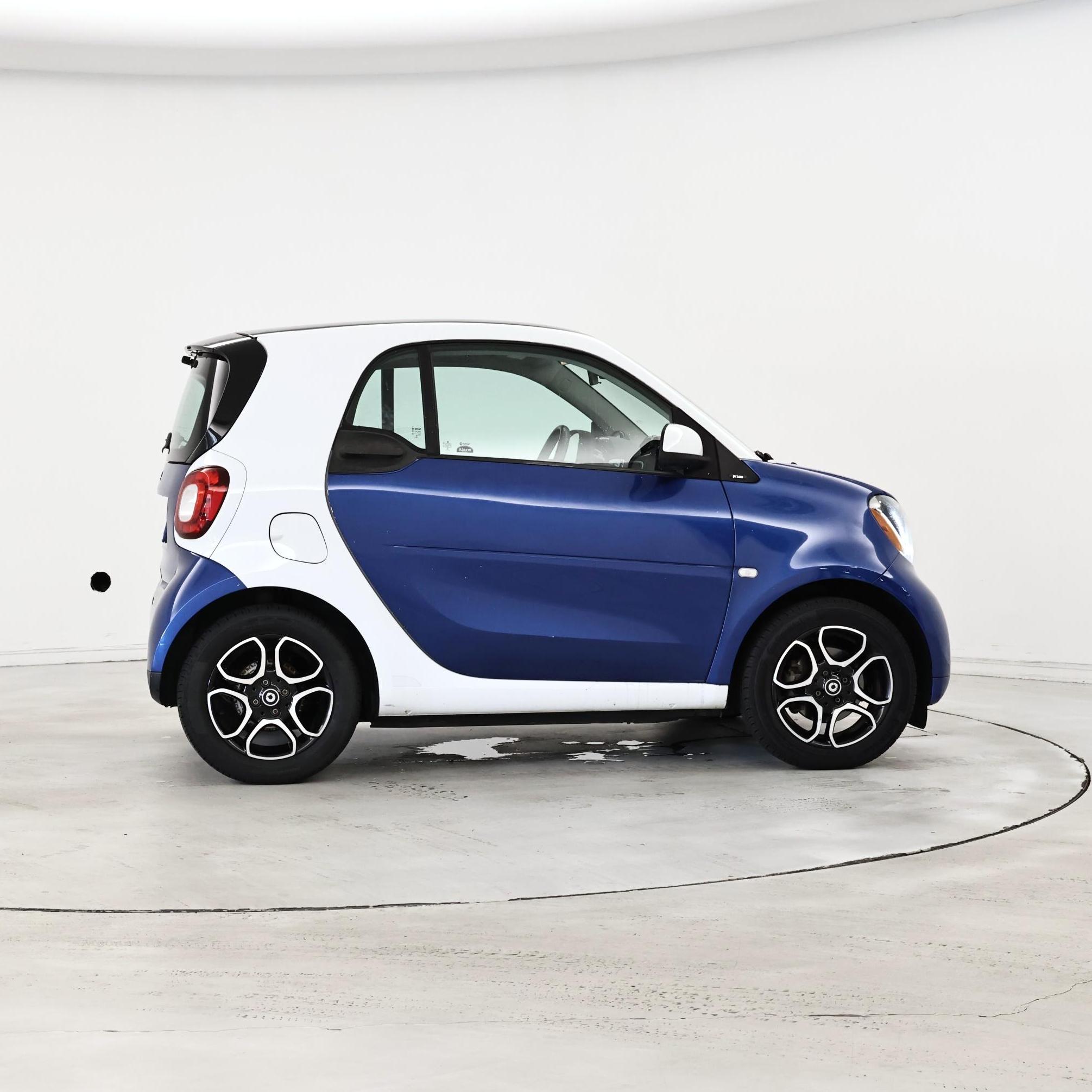 Thumbnail: 2016 smart fortwo - 7