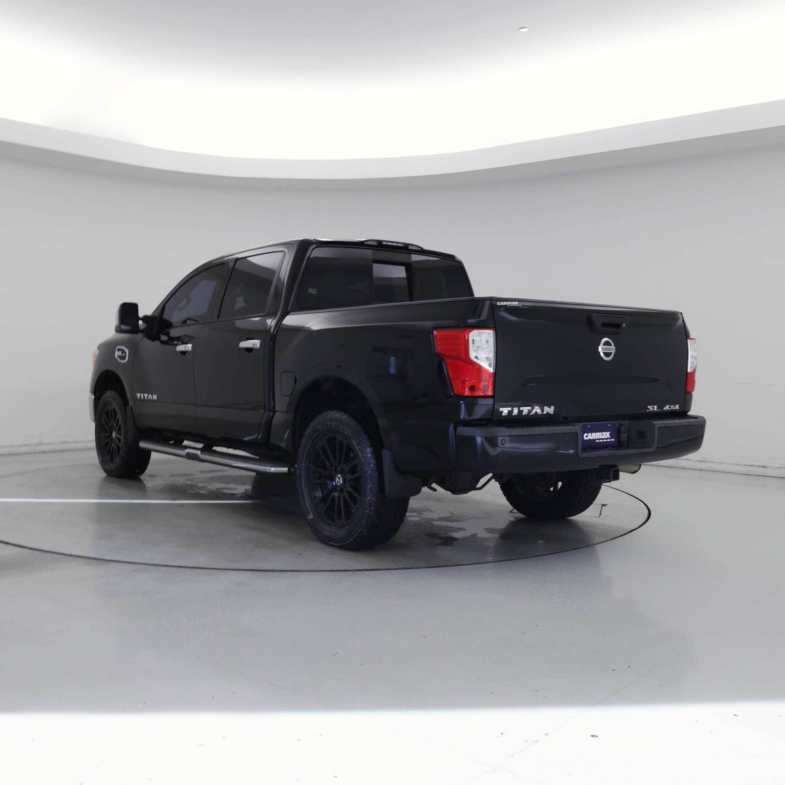 Thumbnail: 2017 Nissan Titan - 2