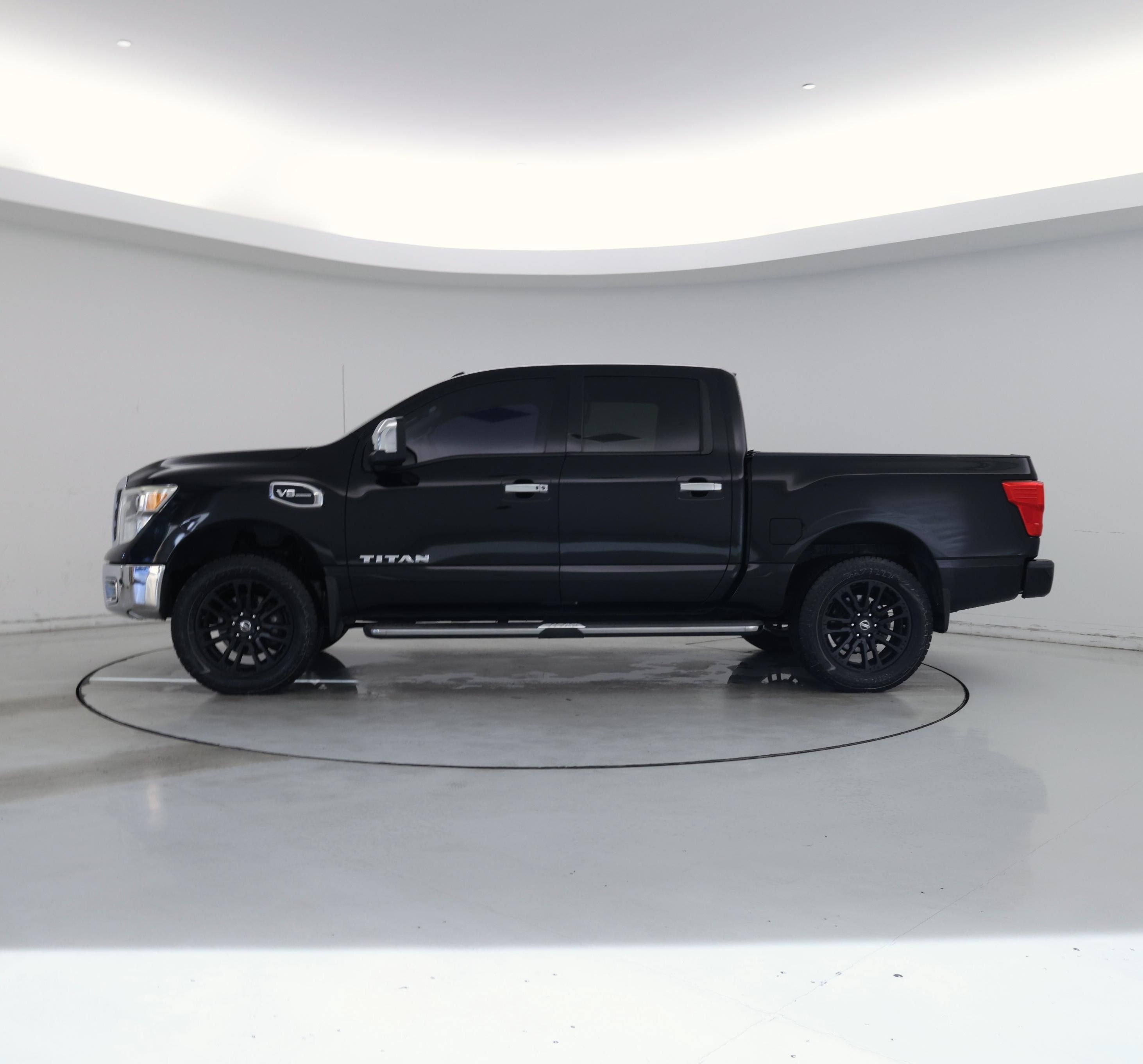 Thumbnail: 2017 Nissan Titan - 3