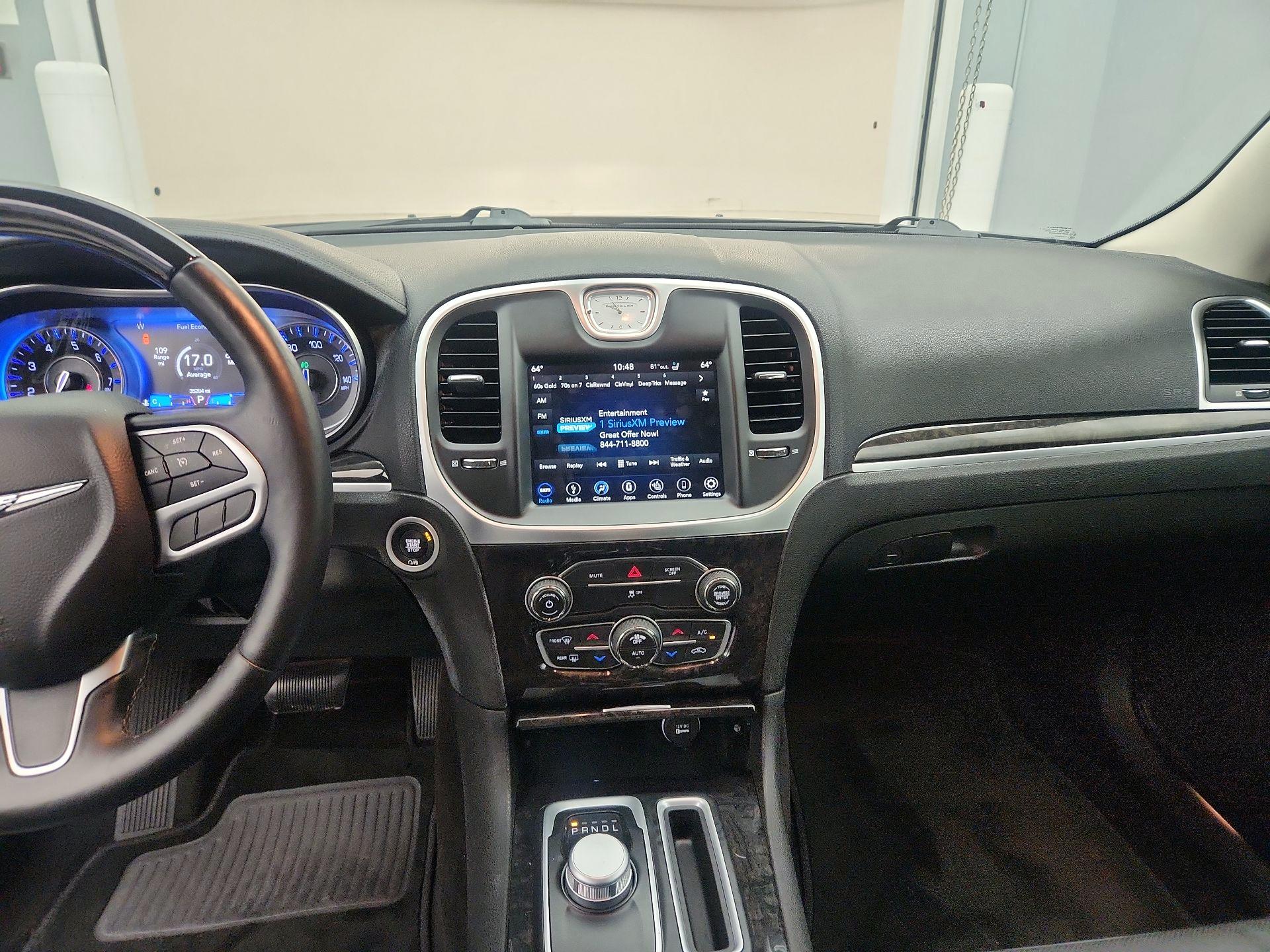 Thumbnail: 2019 Chrysler 300 - 9