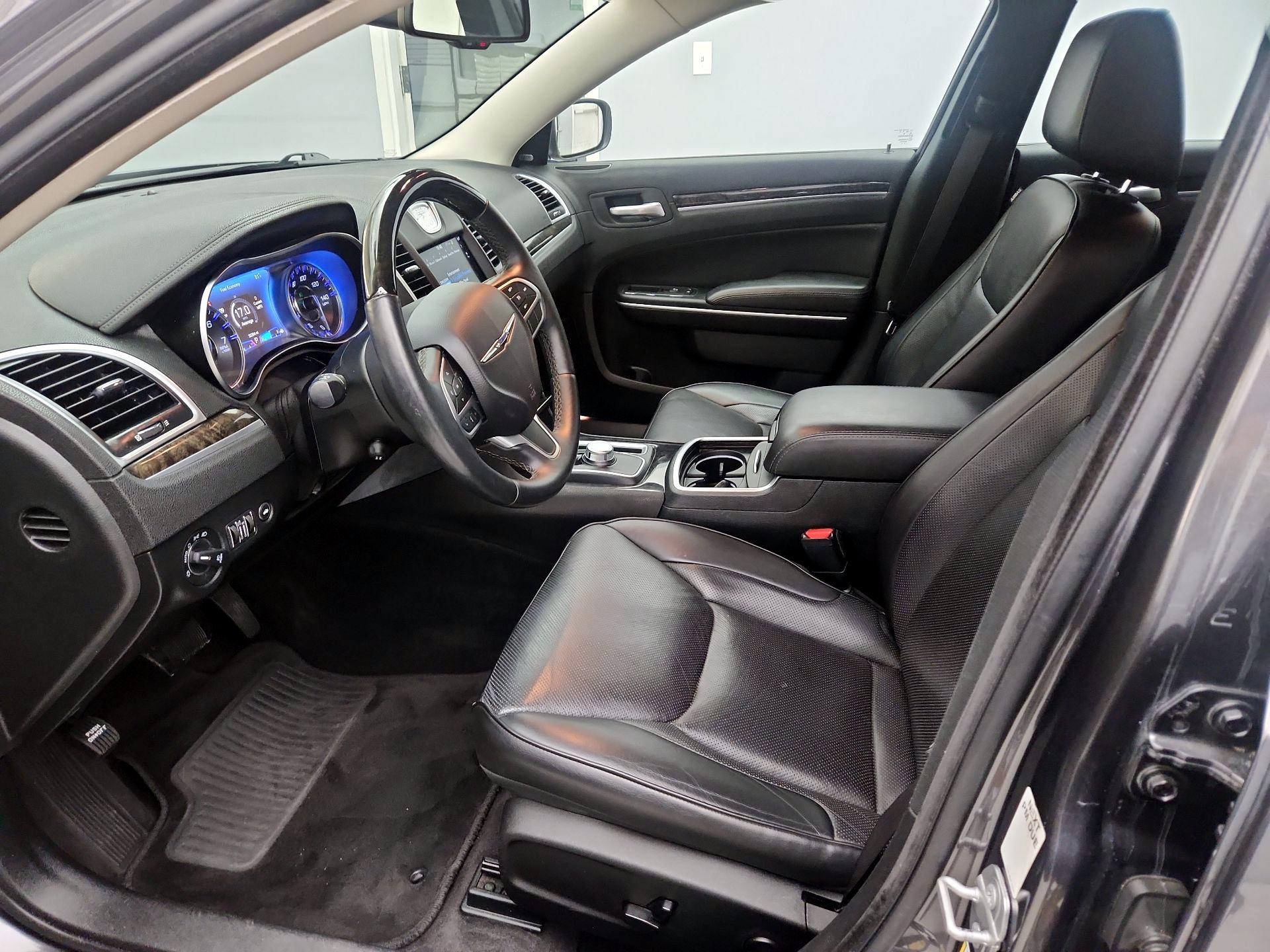 Thumbnail: 2019 Chrysler 300 - 11