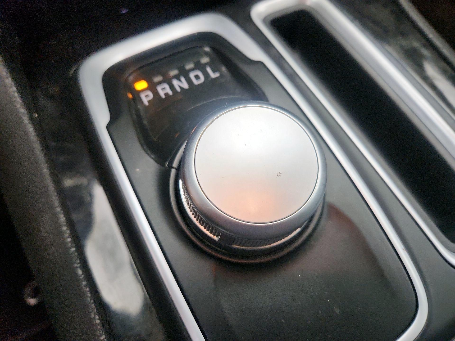 Thumbnail: 2019 Chrysler 300 - 17